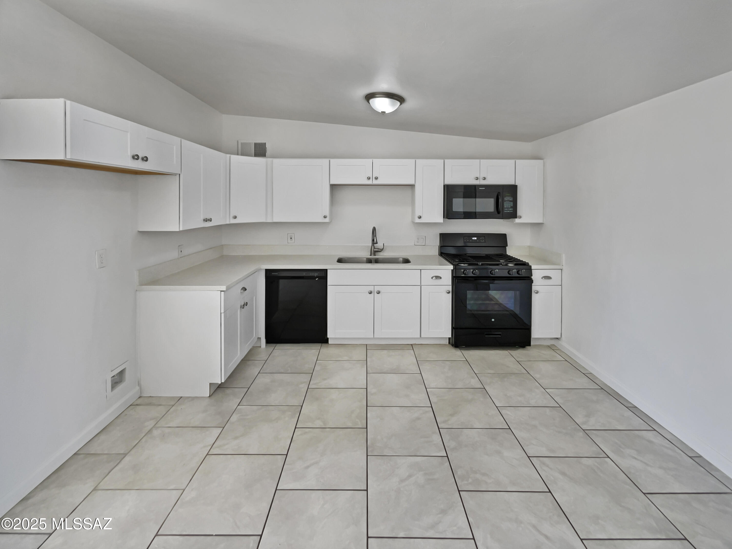 Miracle Mile Manor - Residential