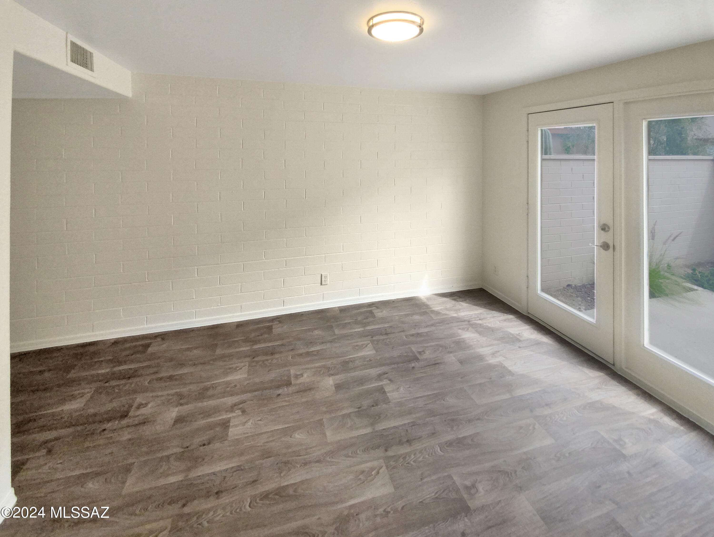 Villa Venice Condos - Residential