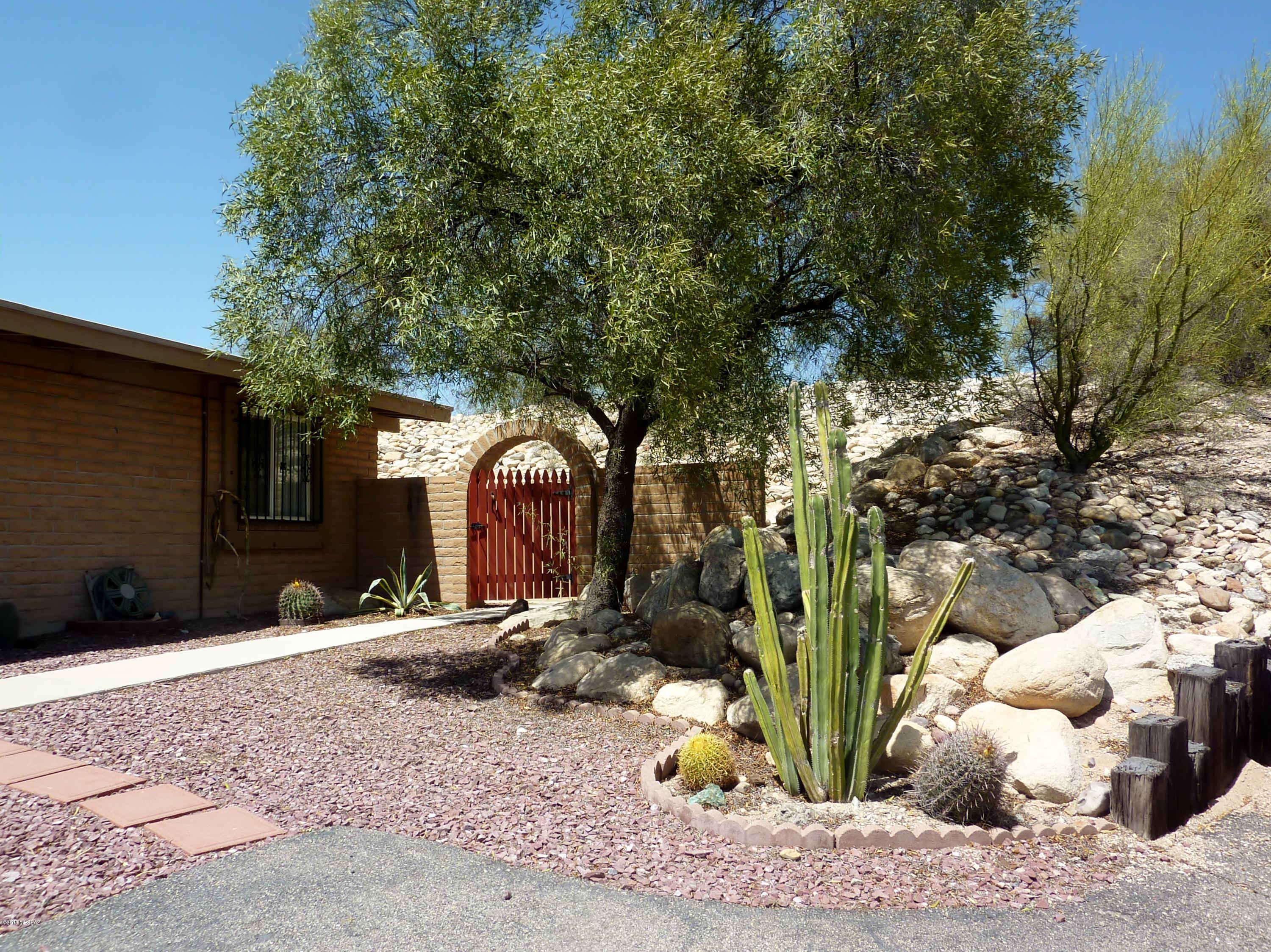 Casas Adobes Park (416-540) - Residential