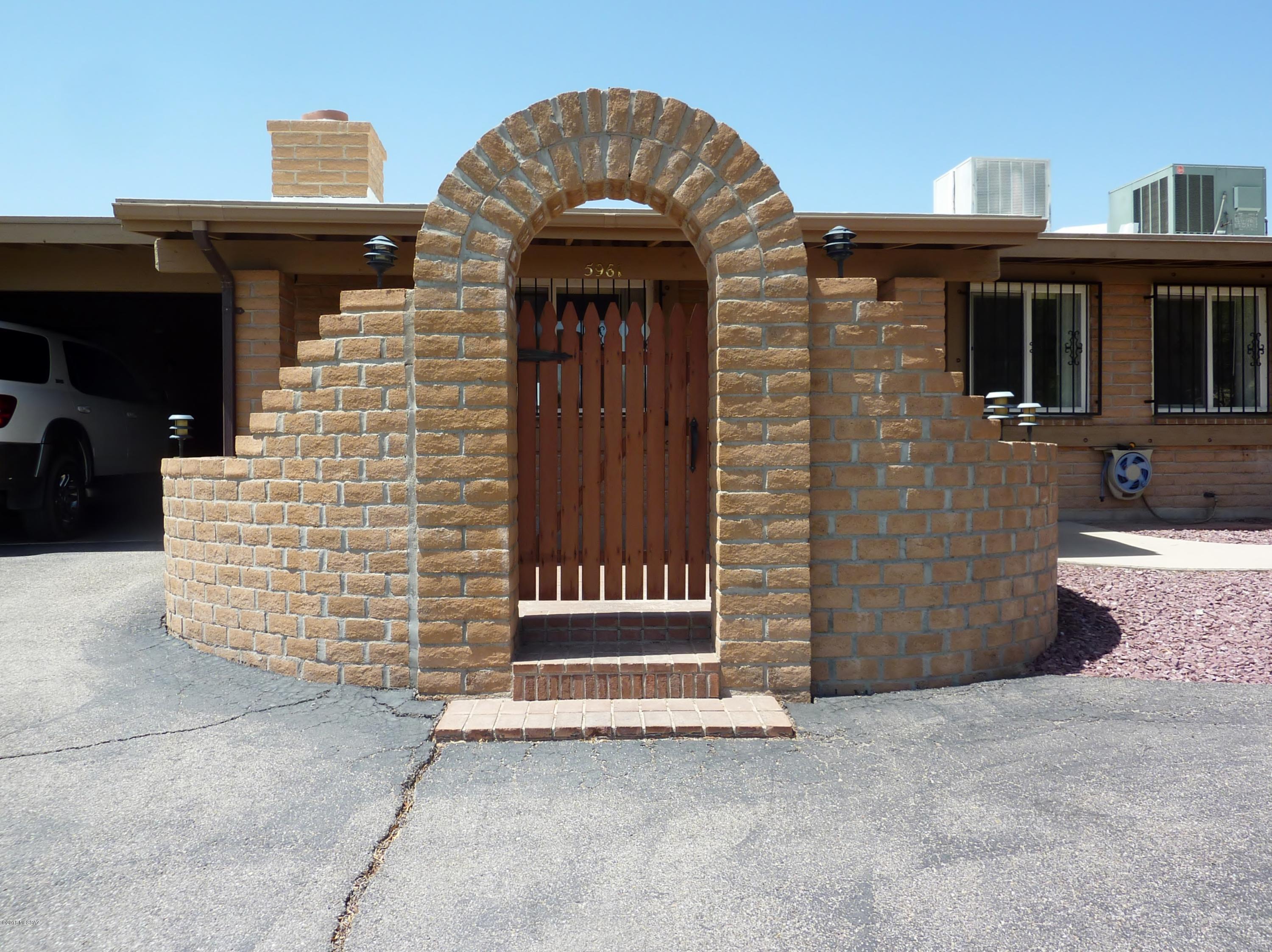 Casas Adobes Park (416-540) - Residential