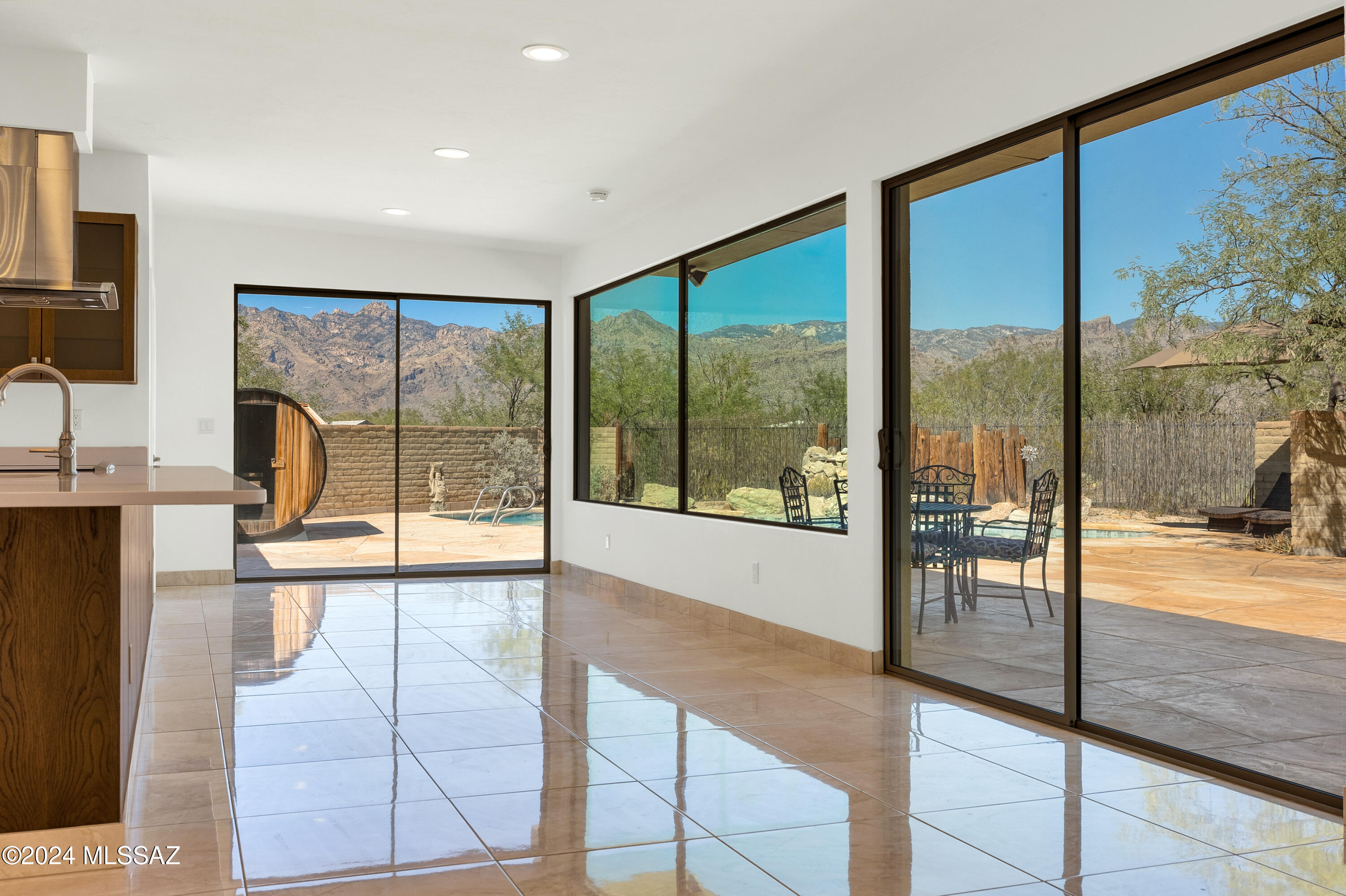 Tres Lomas (1-147) - Residential