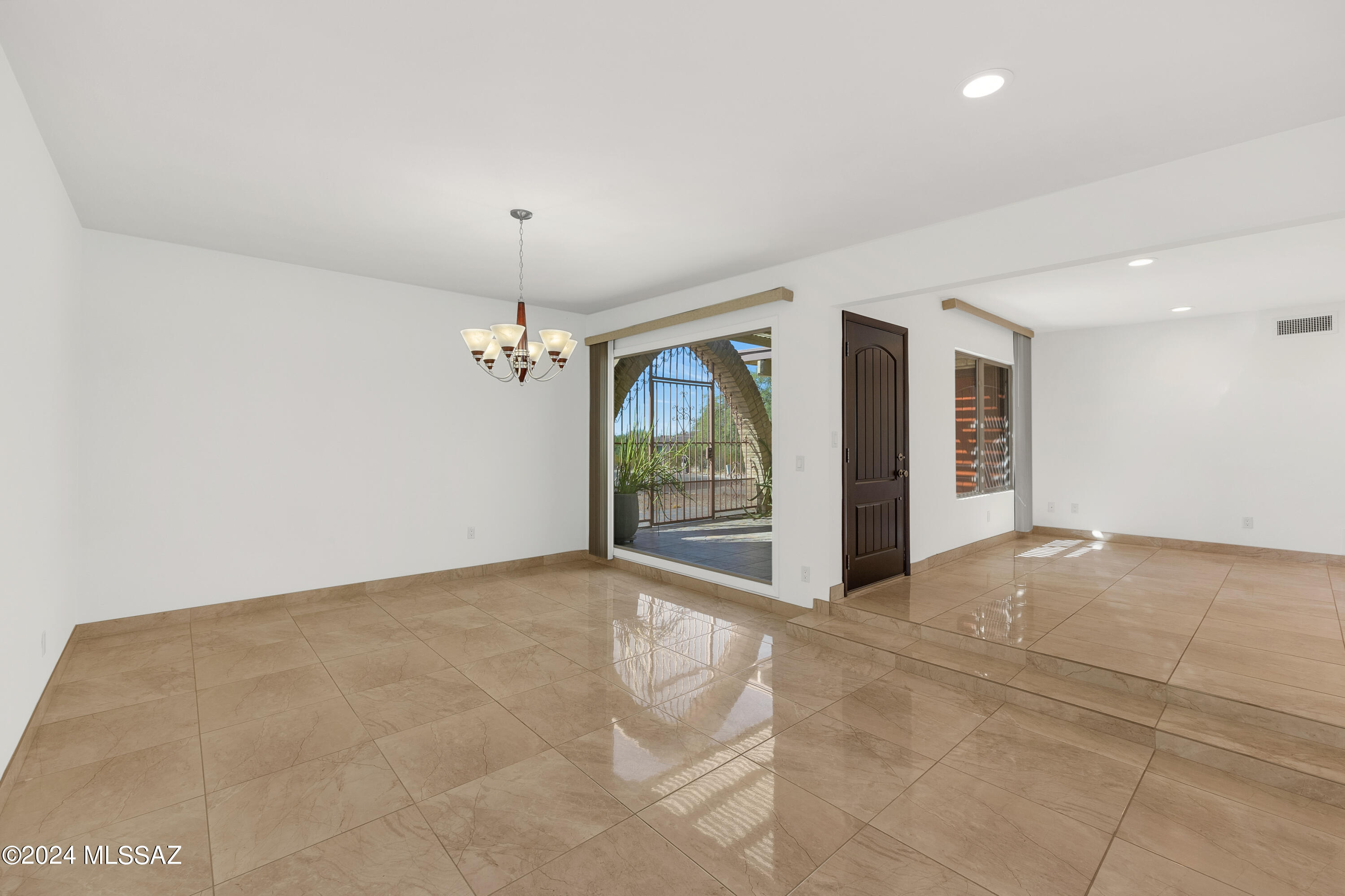 Tres Lomas (1-147) - Residential
