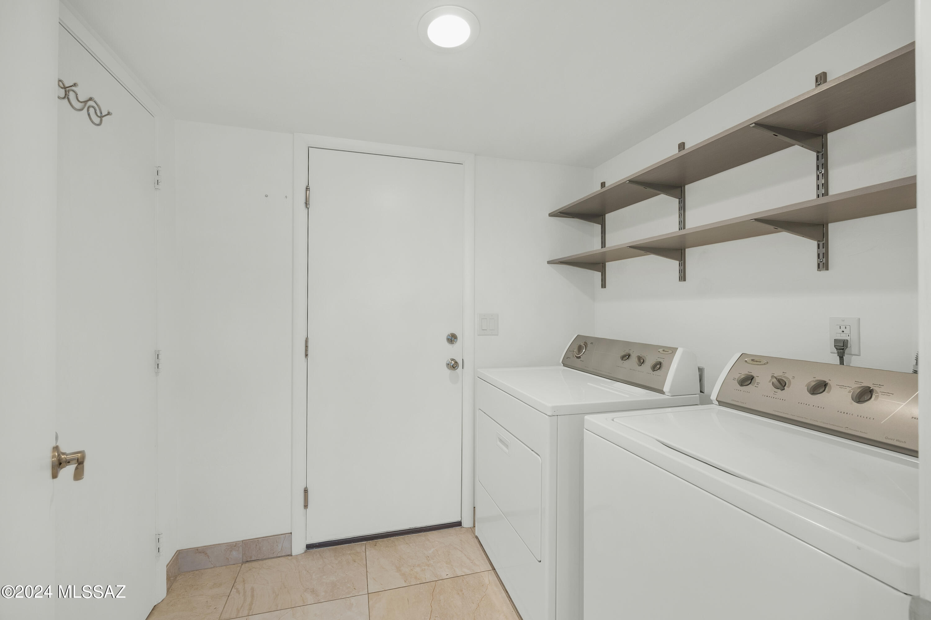 Tres Lomas (1-147) - Residential