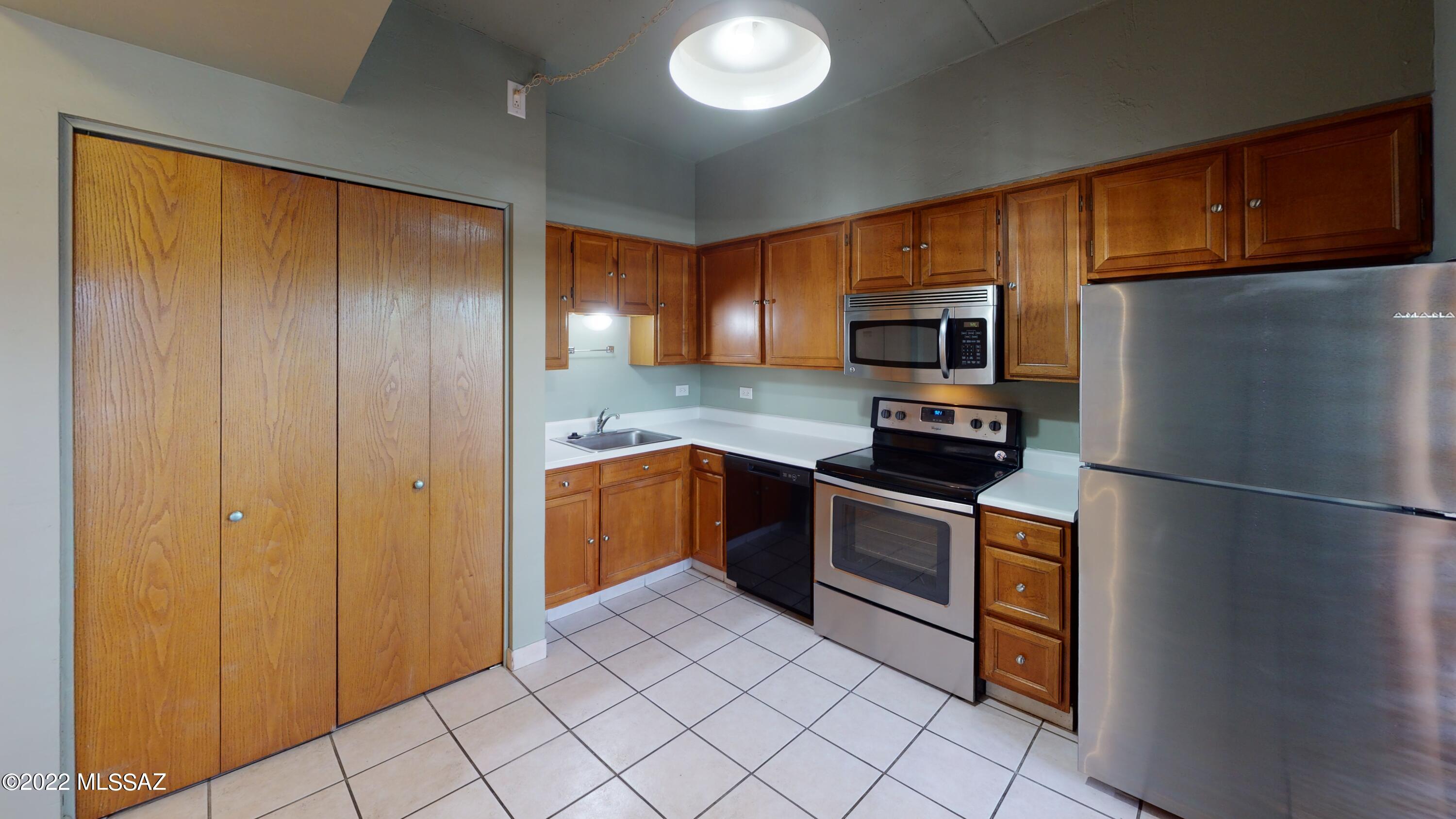 Le Mirador - Residential Lease