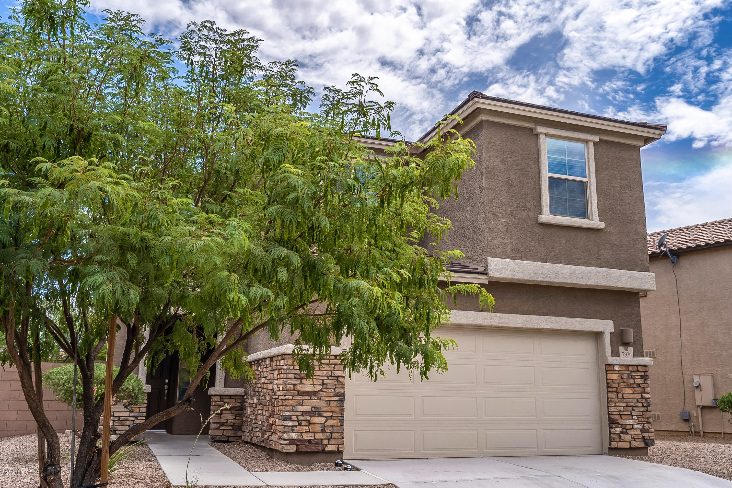 Interstate 10 and Kolb Road - Residential Lease