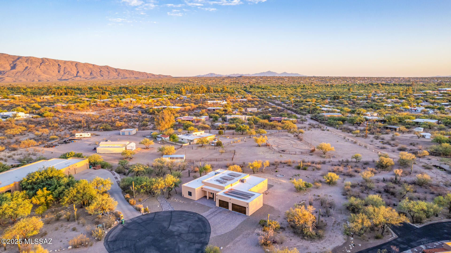 Hacienda De Tanque Verde (1-12) - Residential