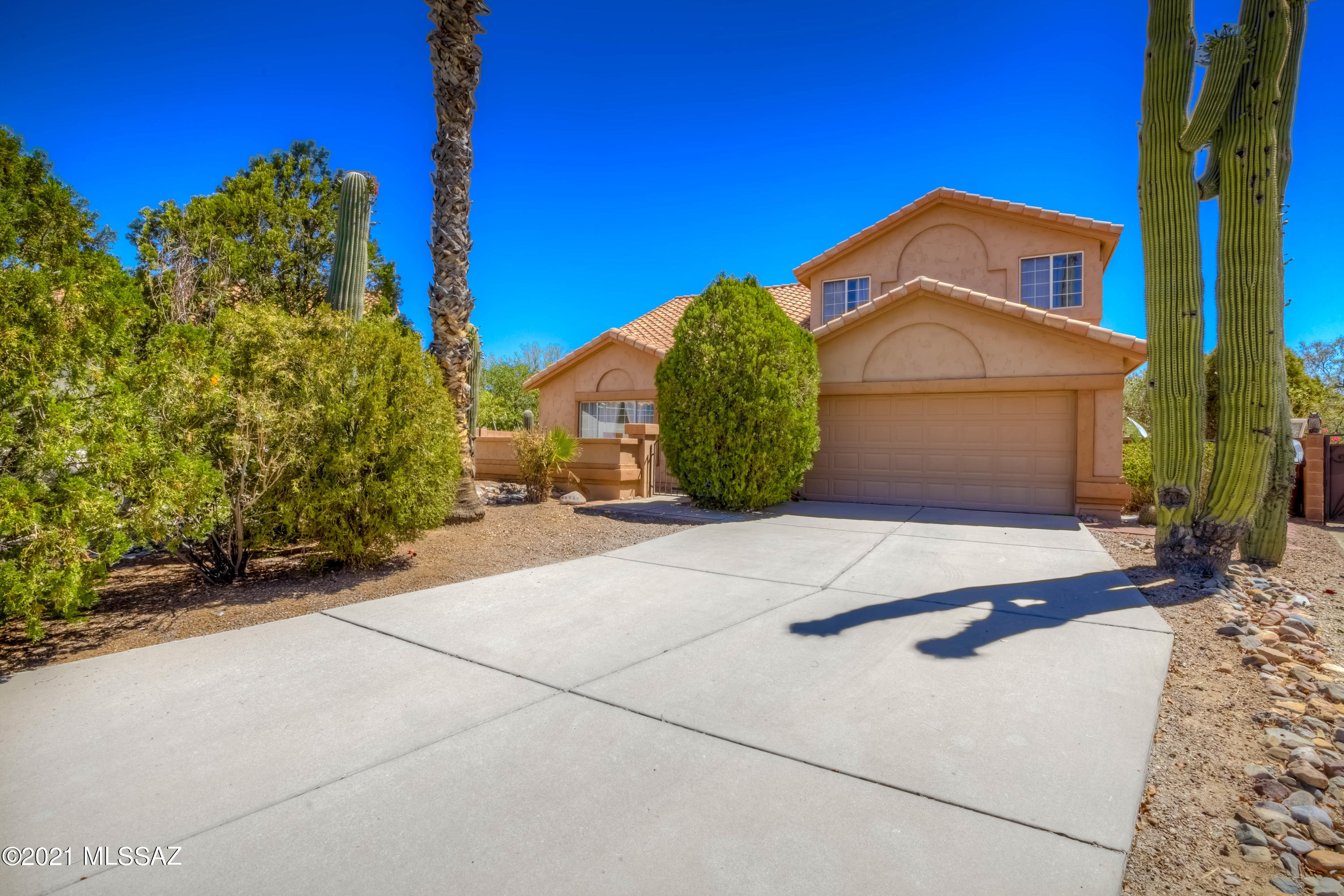 NO POLY / NO HOA!

3 Beds / 2.5 Baths. 2 Story, HUGE cul-de-sac lot, backing to open space; plenty of room for pool, outdoor kitchen, and much more. Wood burning fireplace in Family Room, formal living room, with off kitchen dining, open to Family Room. Sitting room off Master could be used for an office for those working from home. Balcony off master bedroom with views. 

Albeit meticulously maintained, property is being sold AS IS (Seller will do no repairs if requested), range priced from $349,990 - $359,990.

This home will not last.