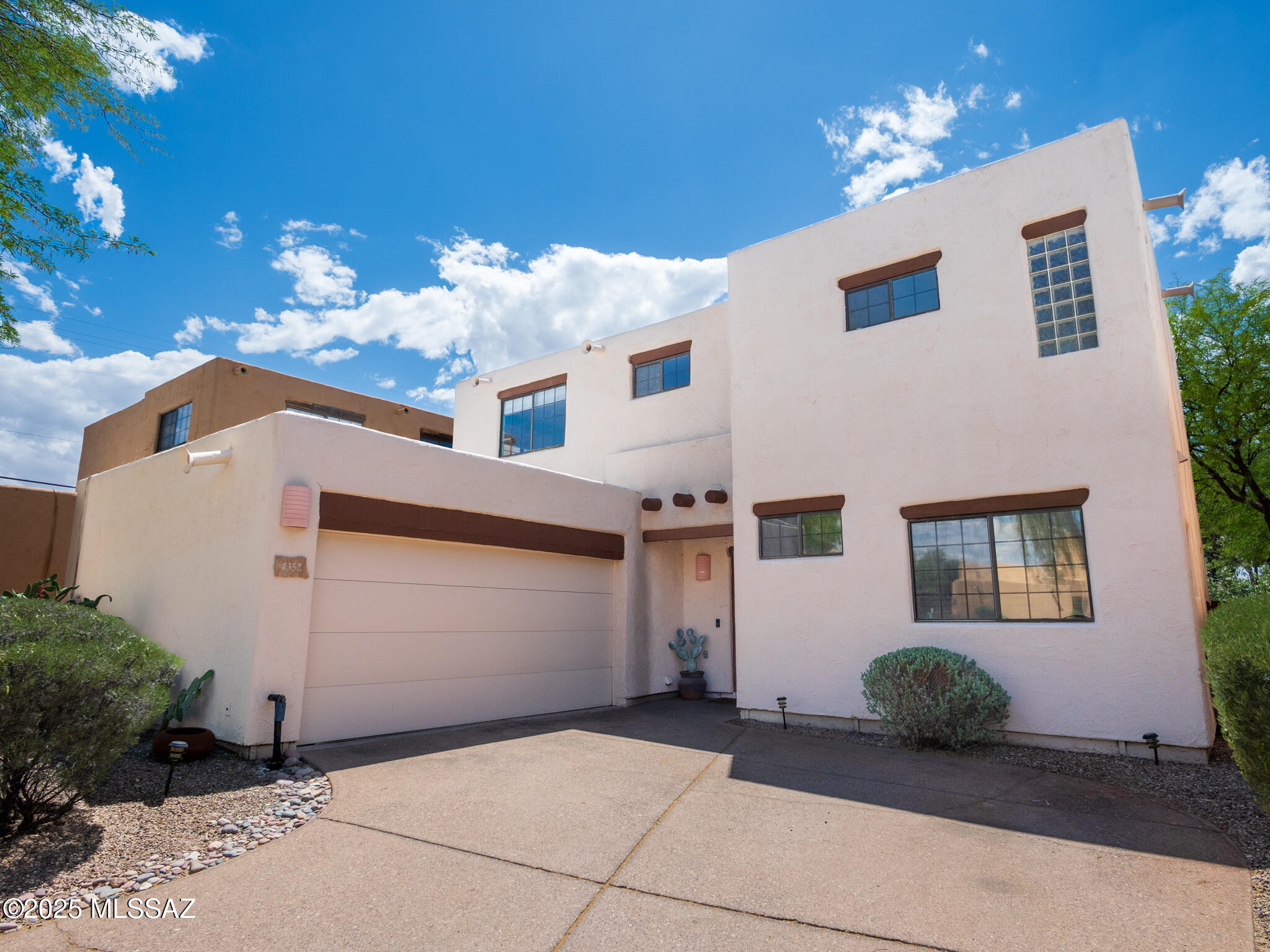 River At North Campbell (1-59) - Residential Lease