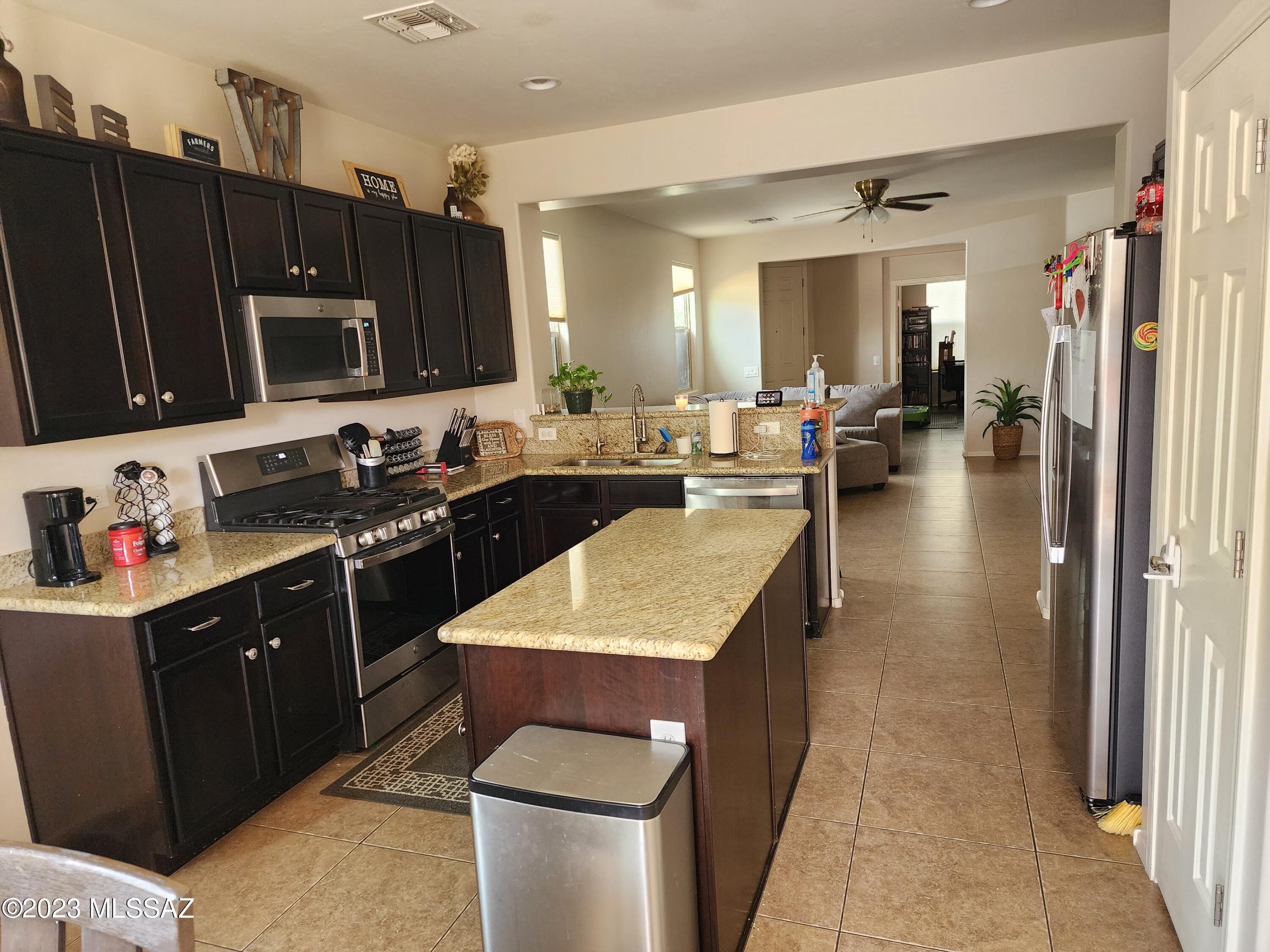 Rancho Del Lago (B37-38) - Residential Lease