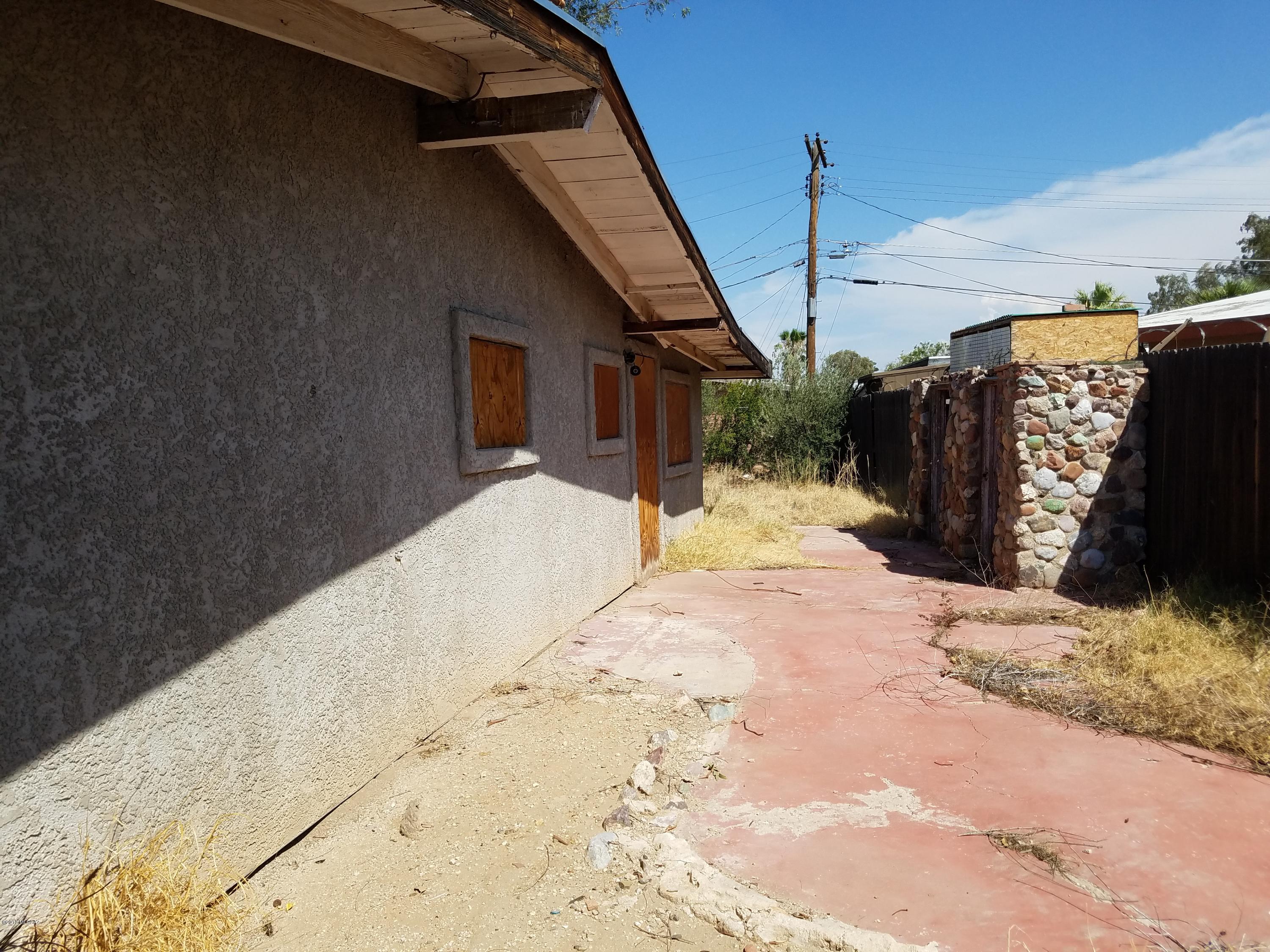 Pueblo Gardens - Residential