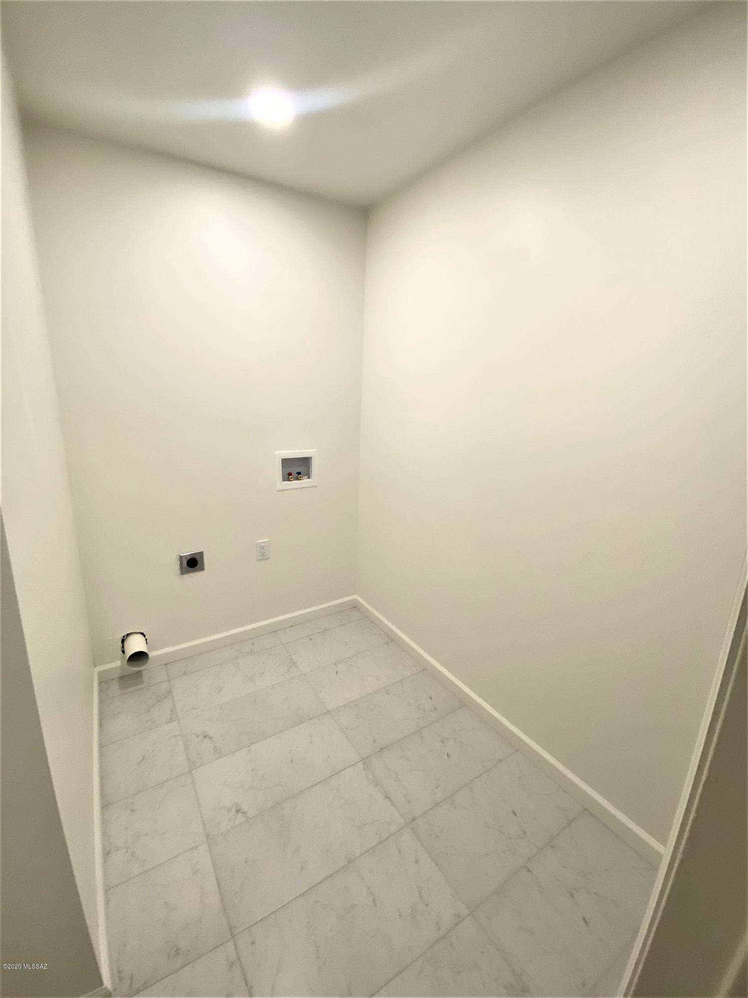 Broadway East No. 4 (1-75) Amended - Residential