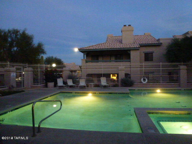 Ground floor unit in desirable Moonrise At Starr Pass. Resort- Style living in a beautiful community. Relax on your private covered patio or take a dip in the sparkling pool! Close to restaurants, golf and shopping, too.