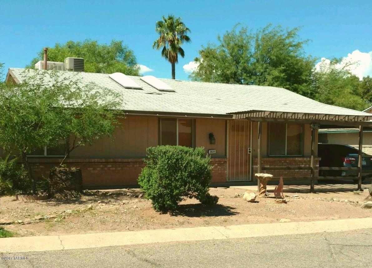Nice 3bd, 2ba home. Upgrades include Oak kitchen cabinets and newer counter tops. Ceramic tile floors and upgraded bathrooms. Upgraded kitchen, with adjacent breakfast bar and dining area. Master Bedroom has additional sitting room that could be used as a nursery, sitting area or converted to a 4th bedroom. Backyard has a covered redbrick Patio and nicely landscaped backyard, including large workshop/storage shed.