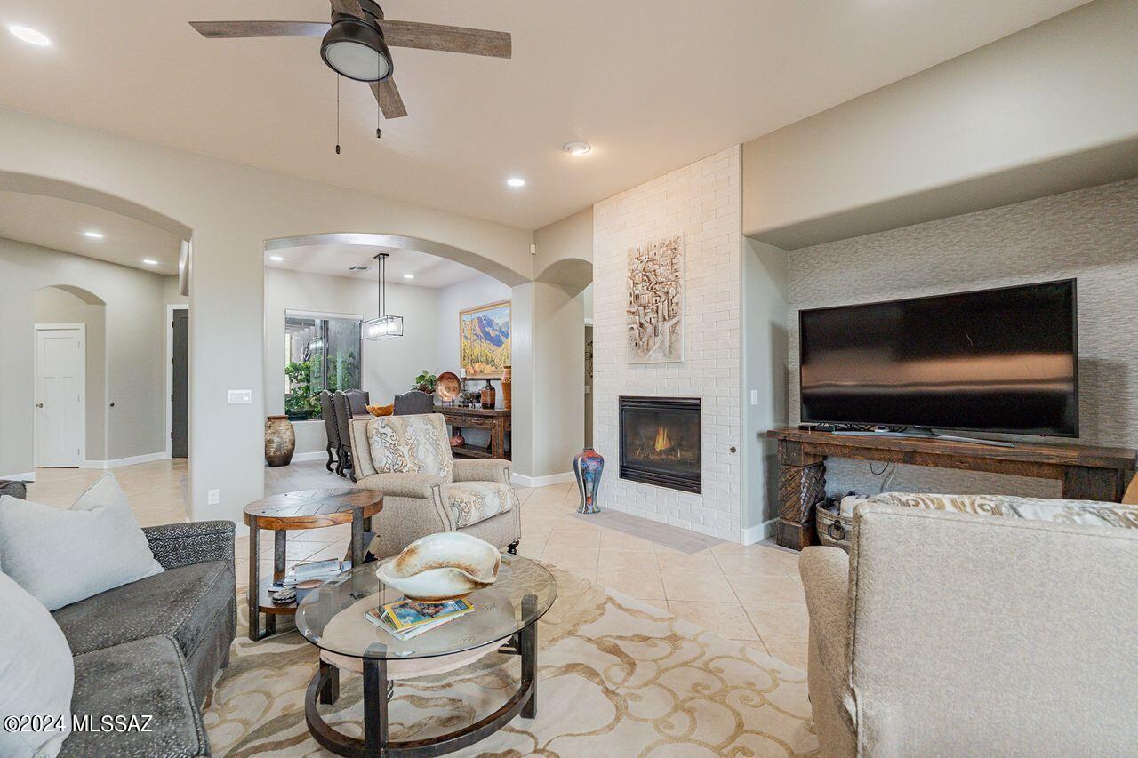 Bluffs at Dove Mountain Phase II - Residential