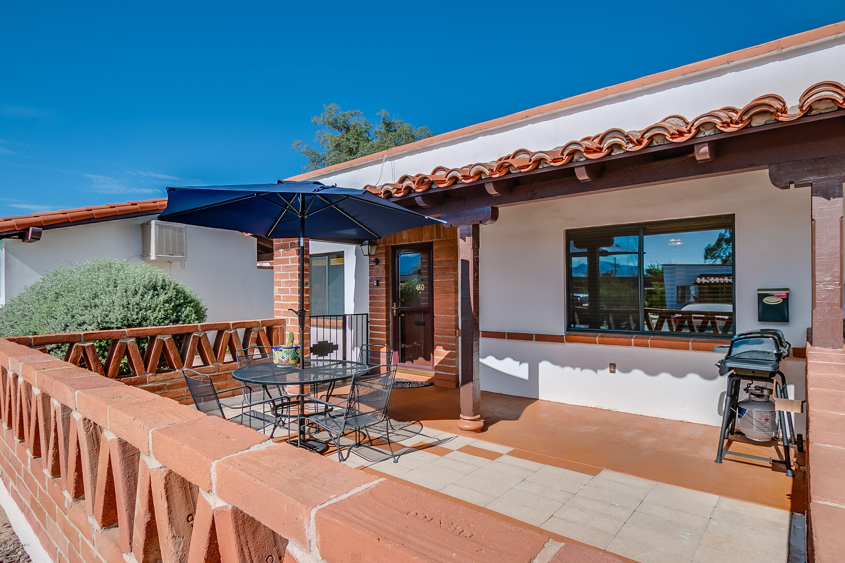 Beautifully remodeled 2 bedroom end until with Mountain and Sunrise views, modern tiled floors throughout, updated kitchen w/ hickory cabinets full size stainless appliances & sink, granite counter tops, gas stove, updated bathroom w/designer tiled shower, low e double pane windows, new fans, patio gate and best of all it comes fully furnished! The neighborhood amenities include 2 pools, multiple parks and laundry facilities. GVR deeded property w/ access to 12 recreation facilities w/pools, spa, fitness centers, woodworking, art classes, dancing, concerts and much more. A wonderful winter or year round retreat at an affordable price! Sellers are licensed real estate agents in Arizona.