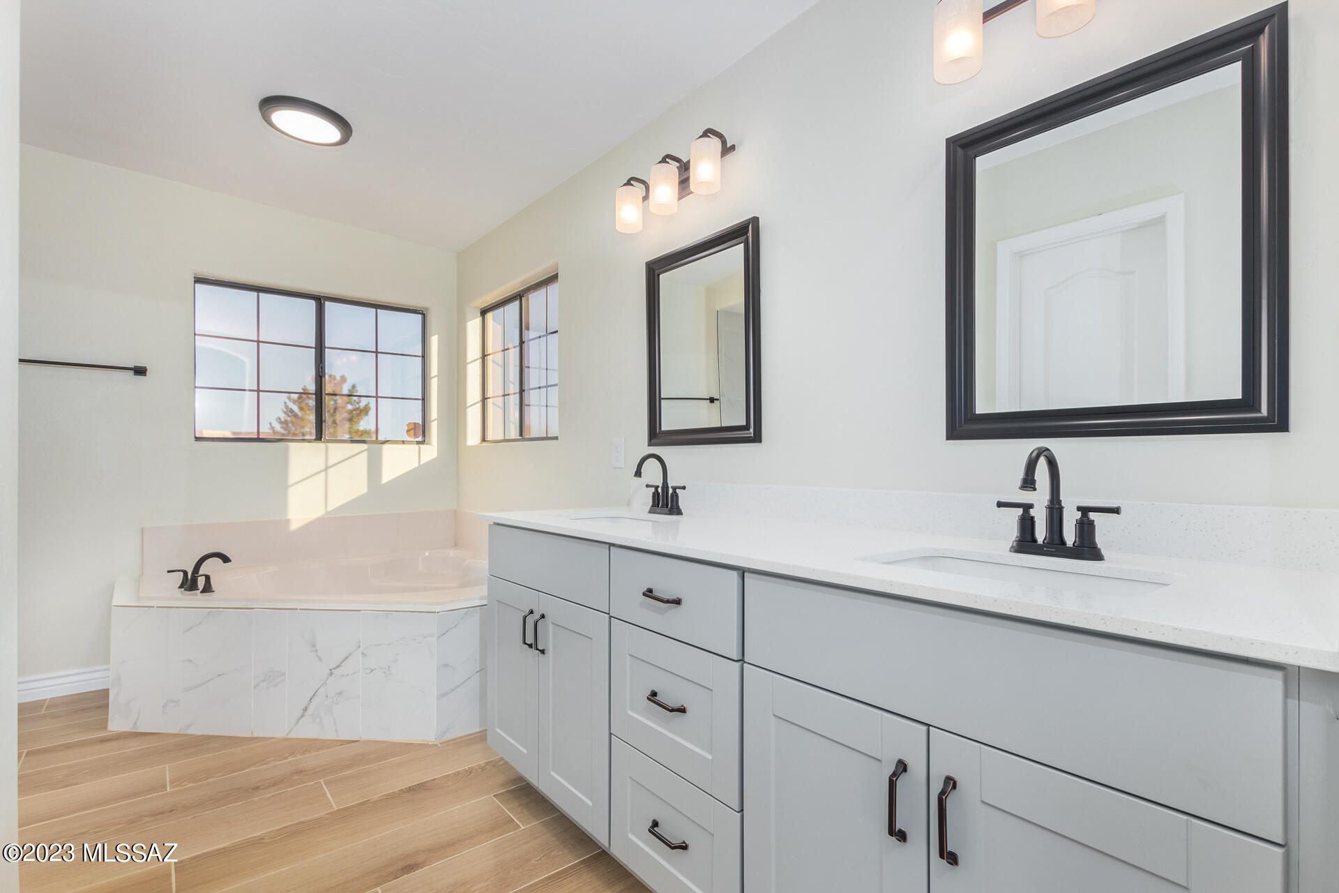 Hills On La Canada (The) - Residential
