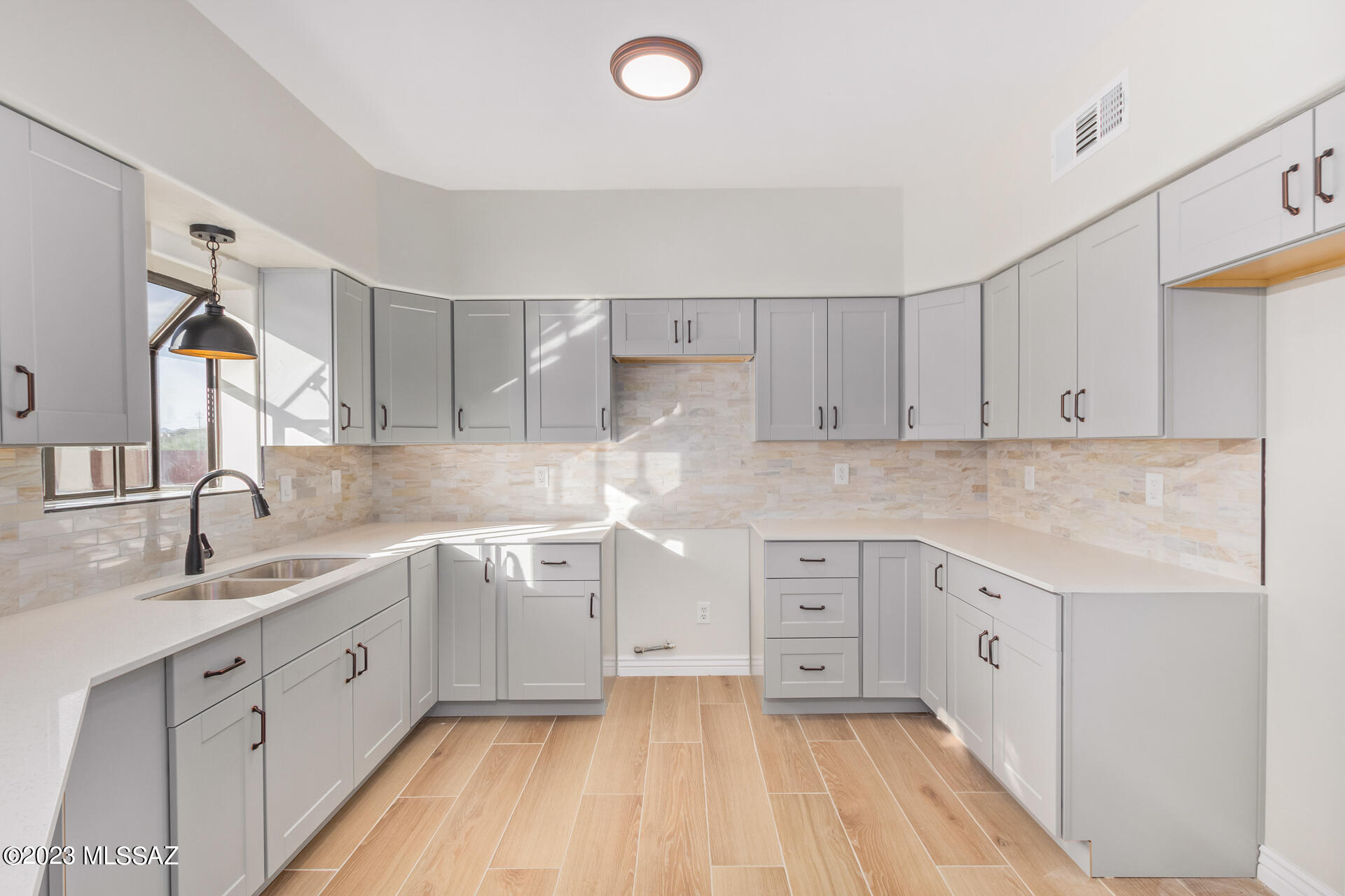 Hills On La Canada (The) - Residential