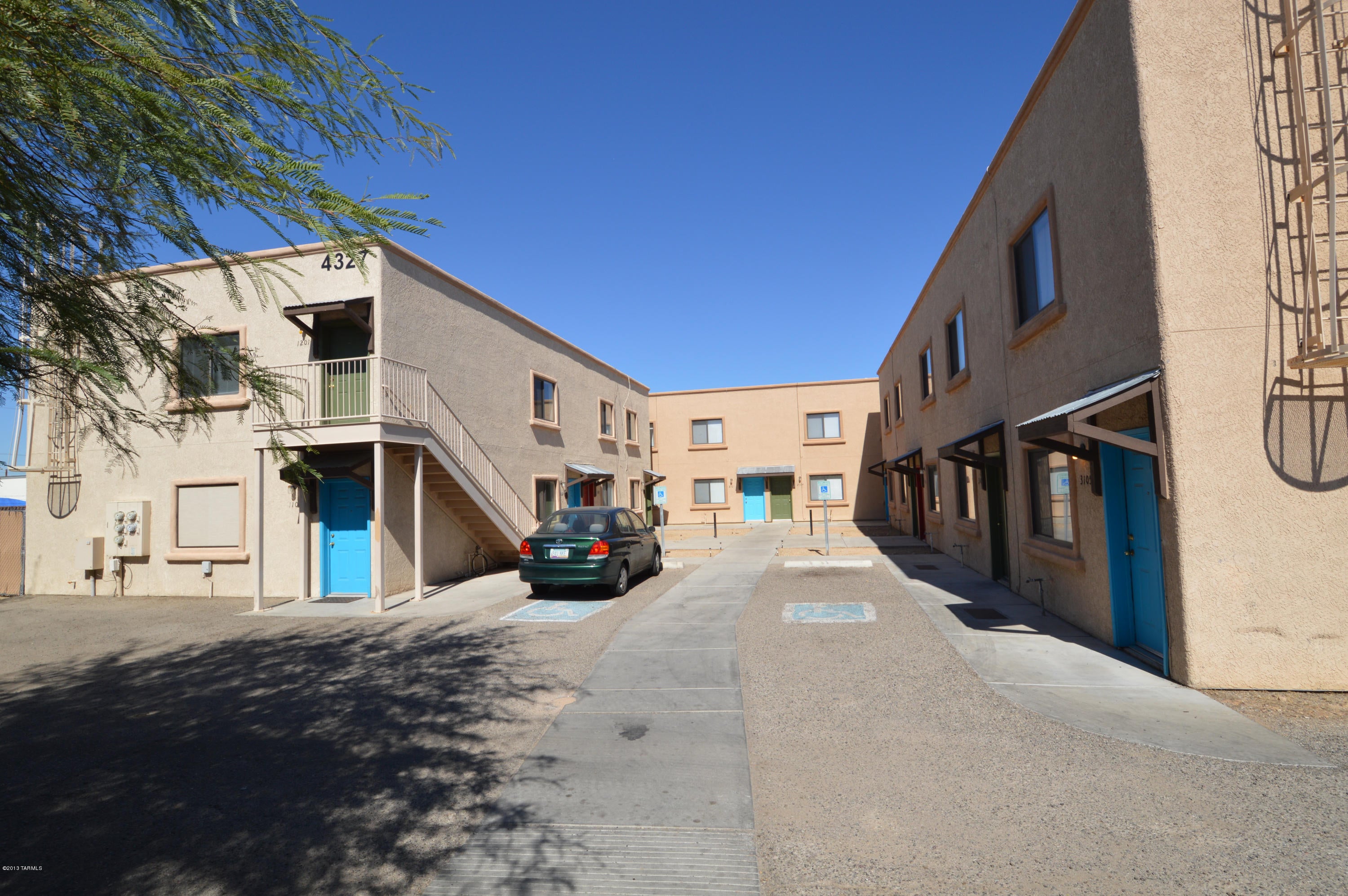 Range, refrig, washer/dryer included. Spacious with two masters and two full baths. Hi efficeincy A/C, dual pane windows. Private townhomes near public library and transportation. Just 2.5 miles from Uof A! Separate fenced yards for kids and pets. Military welcomed. So CALL TODAY!!