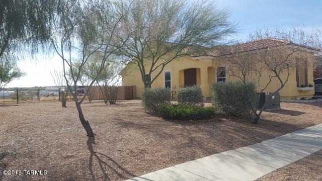 GREAT HOME IN FANTASTIC SUBDIVISION.  THIS 3BR 2BA HOME BOASTS 9' CEILINGS, CERAMIC AND CARPET FLOORING, PRIVATE BACK YARD BACKS UP TO OPEN SPACE, BORDERS COMMON AREA ON ONE EAST SIDE, NEAR MANY COMMUNITY PARKS  MUST SEE!  THIS HOME WILL NOT BE ON THE MARKET LONG AT THIS PRICE! MOTIVATED SELLER!!