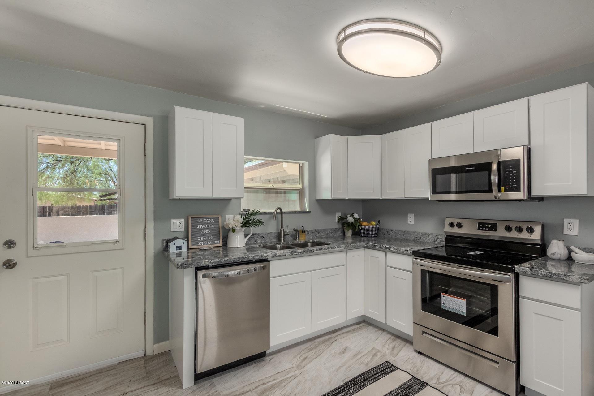 Casas Adobes Estates (401-447) - Residential