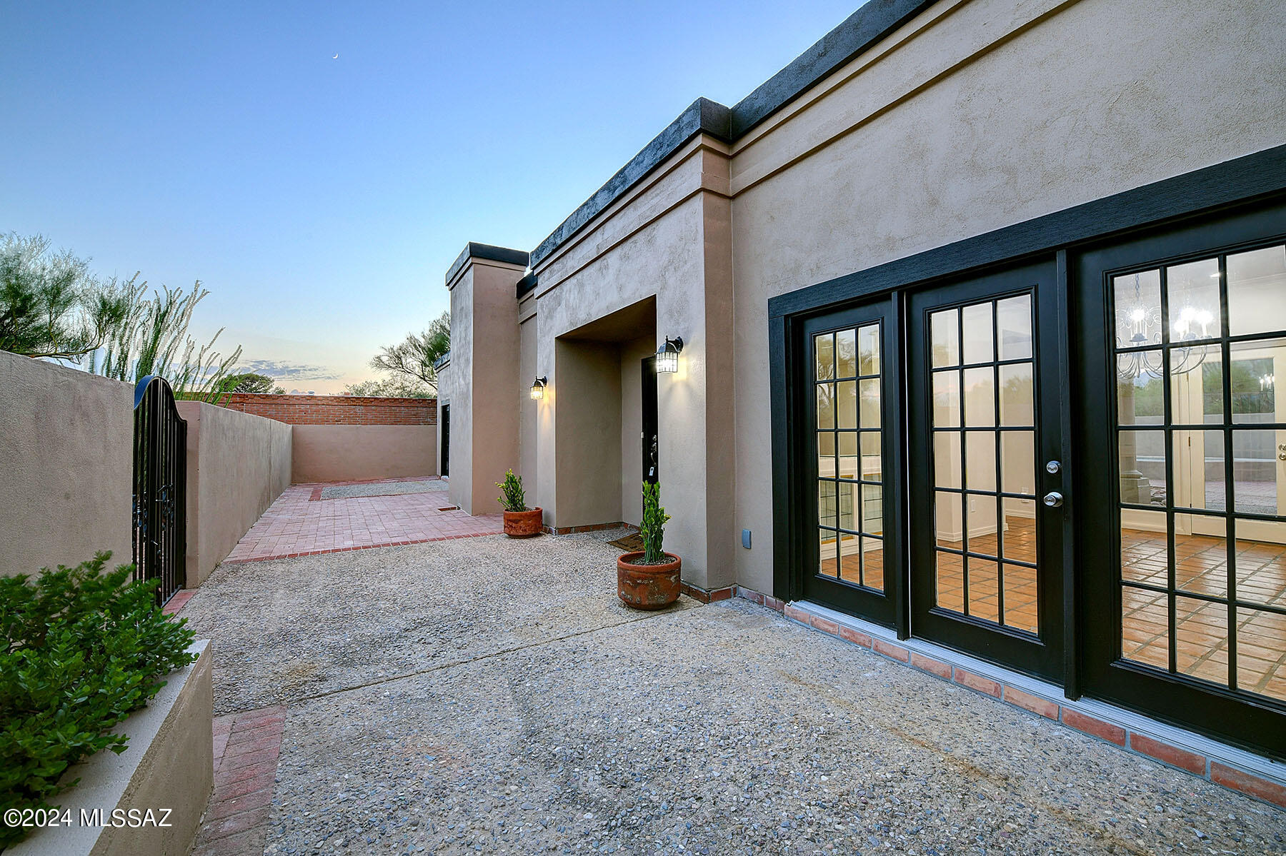 Las Alturas (1-167) - Residential