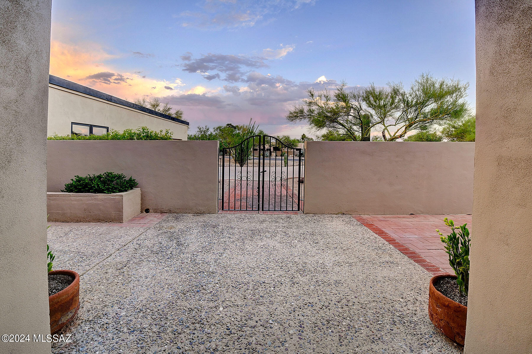 Las Alturas (1-167) - Residential