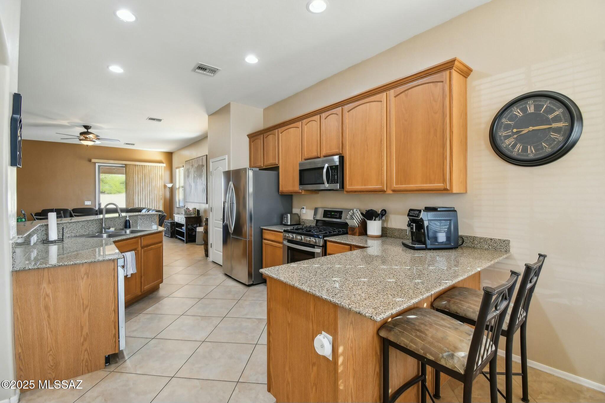 Rancho Vistoso NGHB 10 PCLS S,U & V - Residential