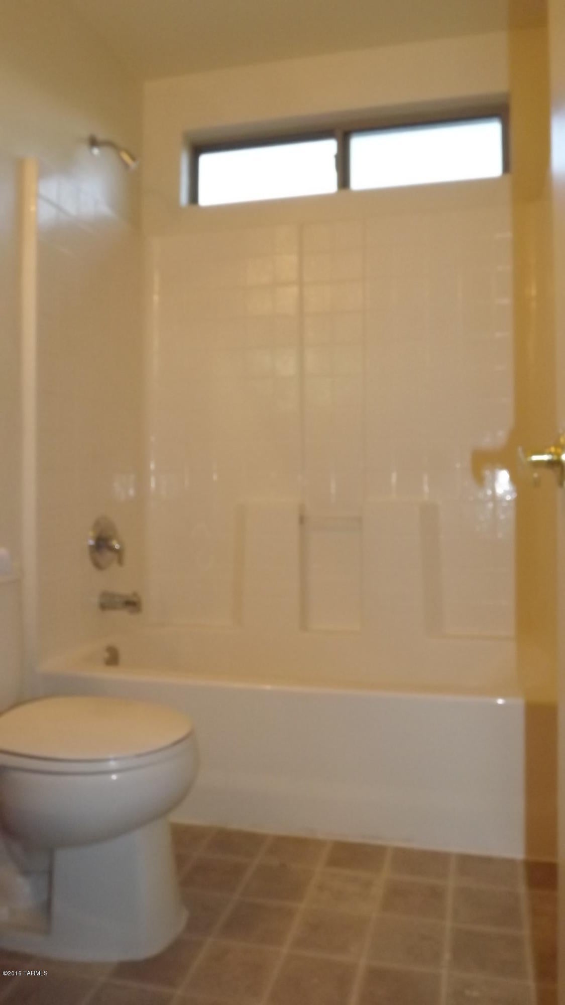 Valencia Reserve South (1-315) - Residential Lease