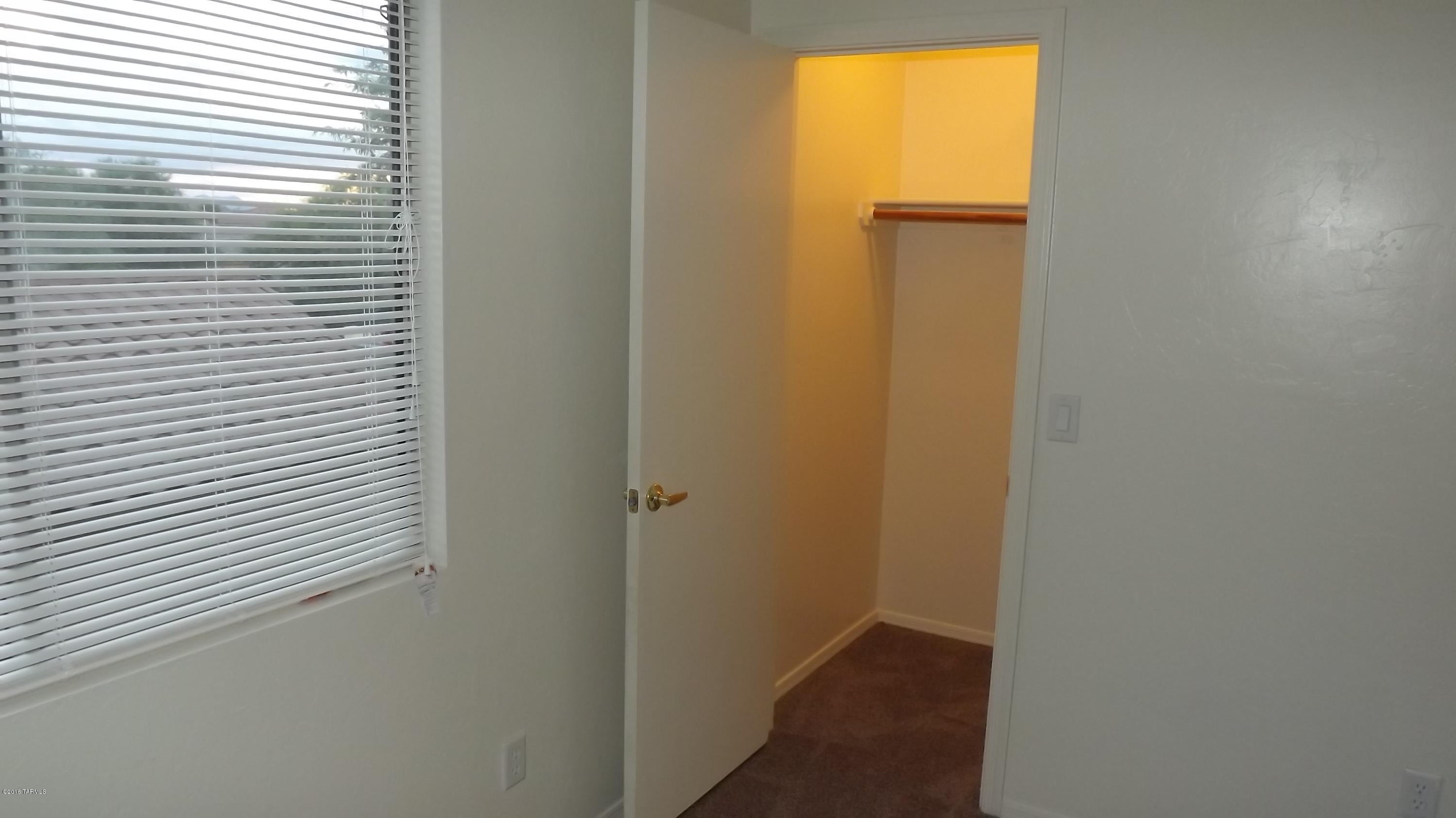 Valencia Reserve South (1-315) - Residential Lease