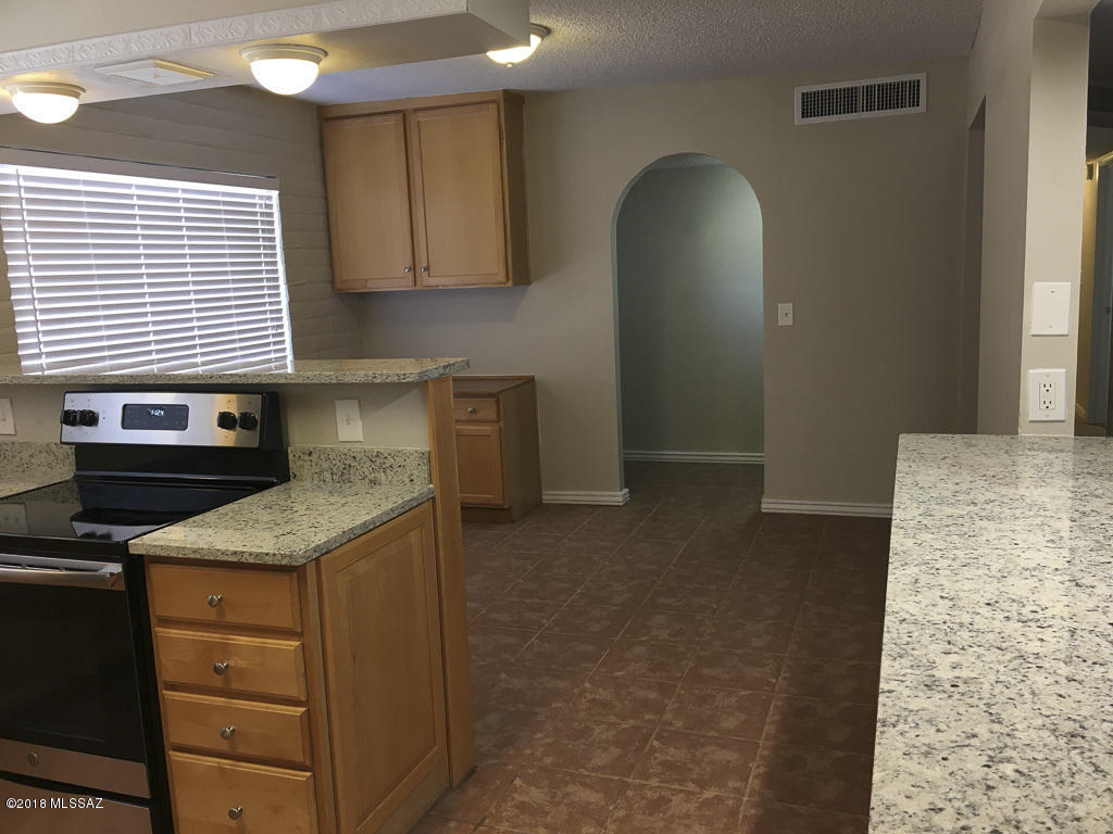 Valley View East NO. 5 (1-344) - Residential Lease