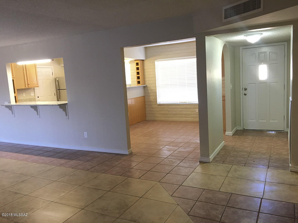 Valley View East NO. 5 (1-344) - Residential Lease