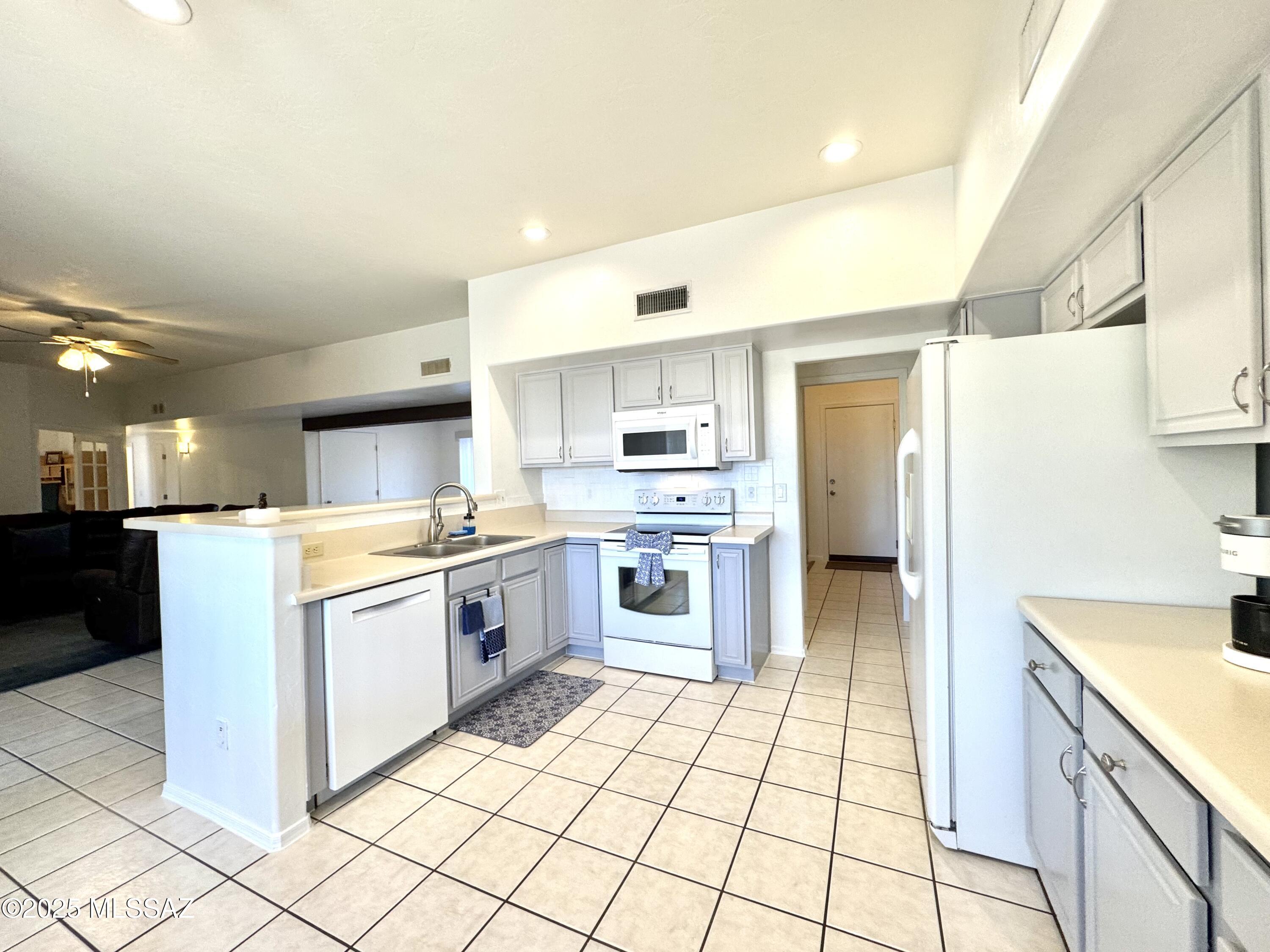 New Tucson Unit NO. 27 - Residential