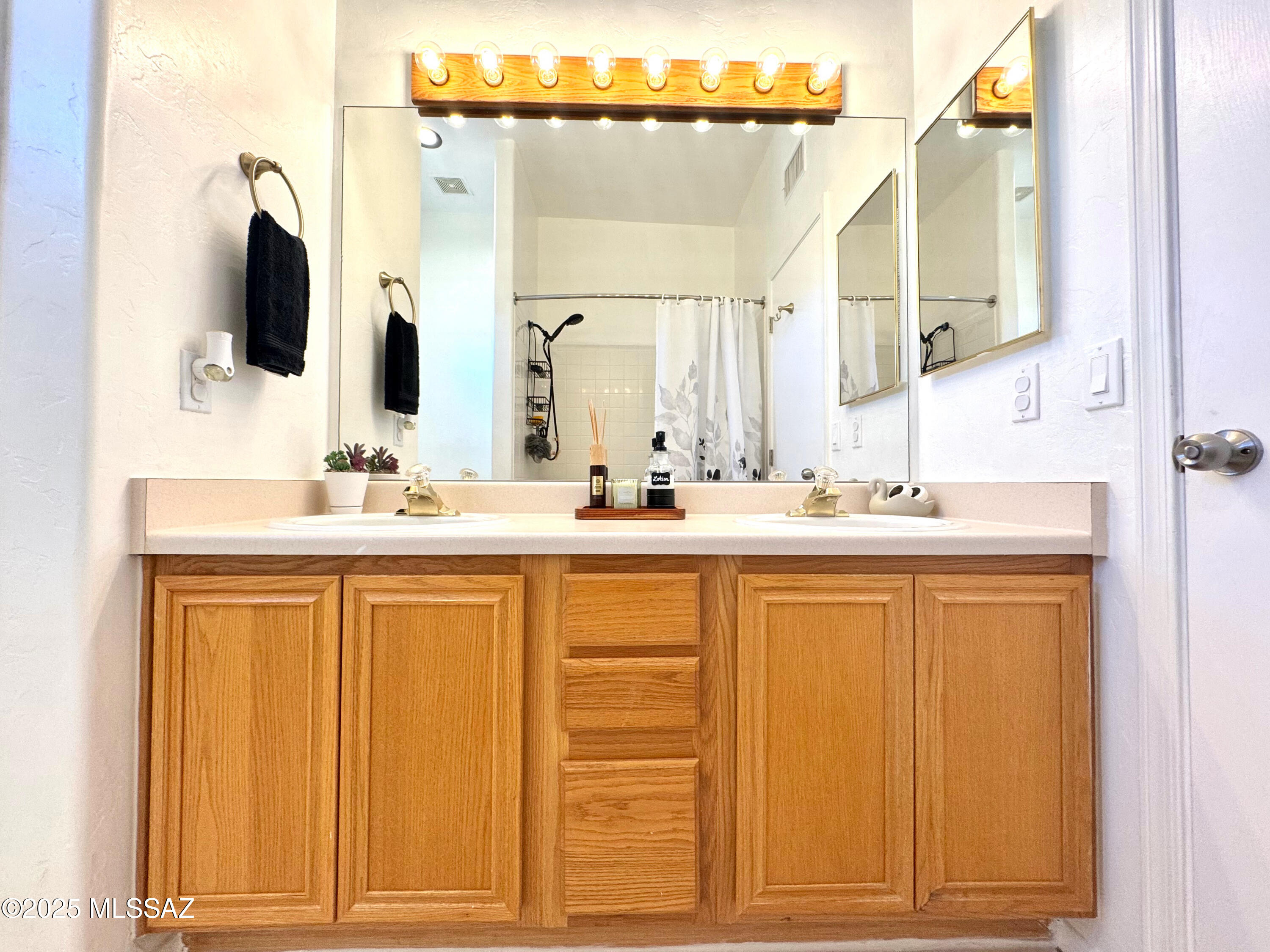 New Tucson Unit NO. 27 - Residential