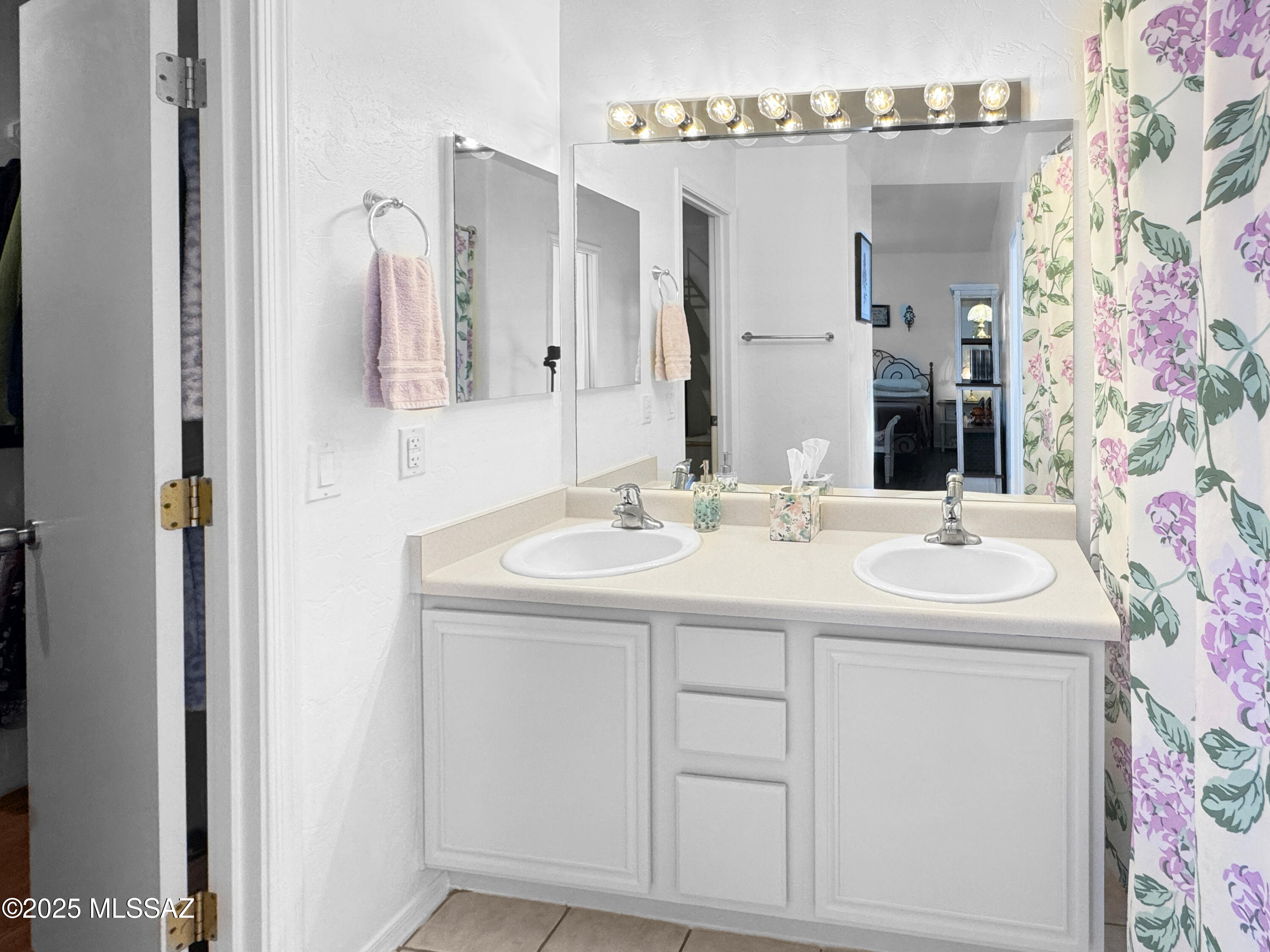 New Tucson Unit NO. 27 - Residential
