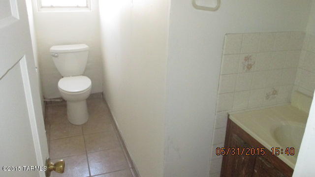 Miracle Mile Manor - Residential