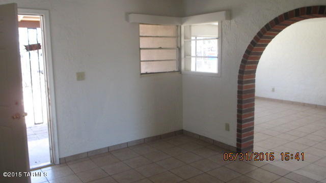 Miracle Mile Manor - Residential