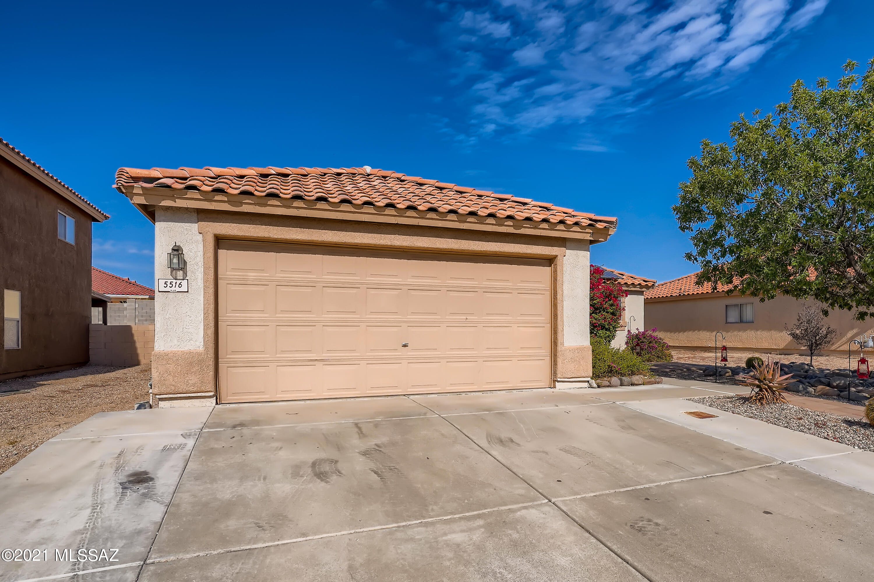 Don't miss out on this stunning 3 bedroom, 2 bathroom home in the Countryside Terrace area. Head inside where you will be greeted to an open floorplan with tile flooring throughout and an abundance of natural light. Prepare to be blown away with the beautiful kitchen that features stainless steel appliances, a large pantry, and a breakfast bar. Next, you will find a spacious living room that is a great space to entertain your guest. Open the sliding glass door that leads to an ample-sized fenced-in backyard. Enjoy relaxing in the primary bedroom complete with a walk-in closet and en-suite bathroom. The remaining bedrooms are perfect for guests or a home office. This home is in an ideal location providing easy access to I-10 making it easy to explore the city.