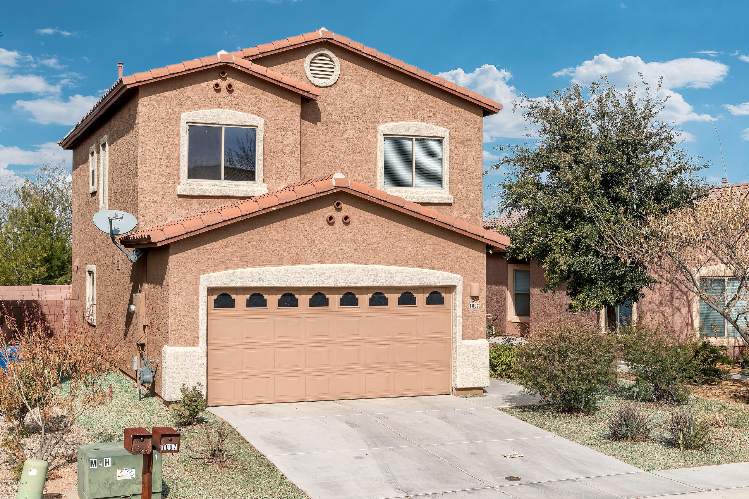 Must See this Spacious 4 bedroom 3 bath home in over 1800 sq. ft. plus den This large backyard is a blank canvas! This home has been well maintained, very clean, and easy to show. You'll enjoy the amenities this lovely community has to offer including basketball & tennis courts, lighted, jogging path, and many more. You can also enjoy splashing around in the sparkling community pool! Come and check out this charming home today!