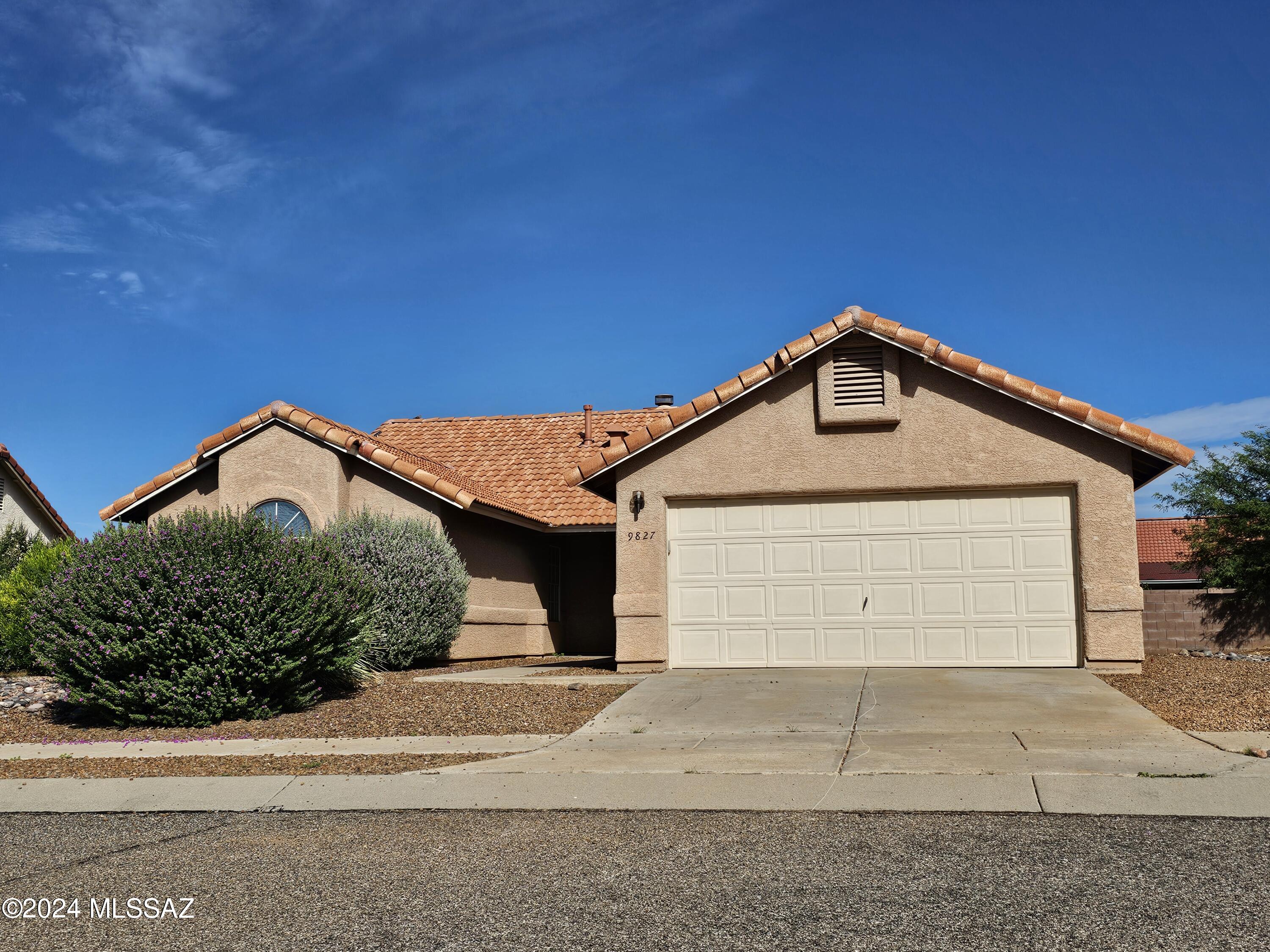 Great 3 bedroom, 2 bath home tucked away in a conveniently located cul-de-sac lot.  Two car garage.  All appliances included.  Pets upon approval.