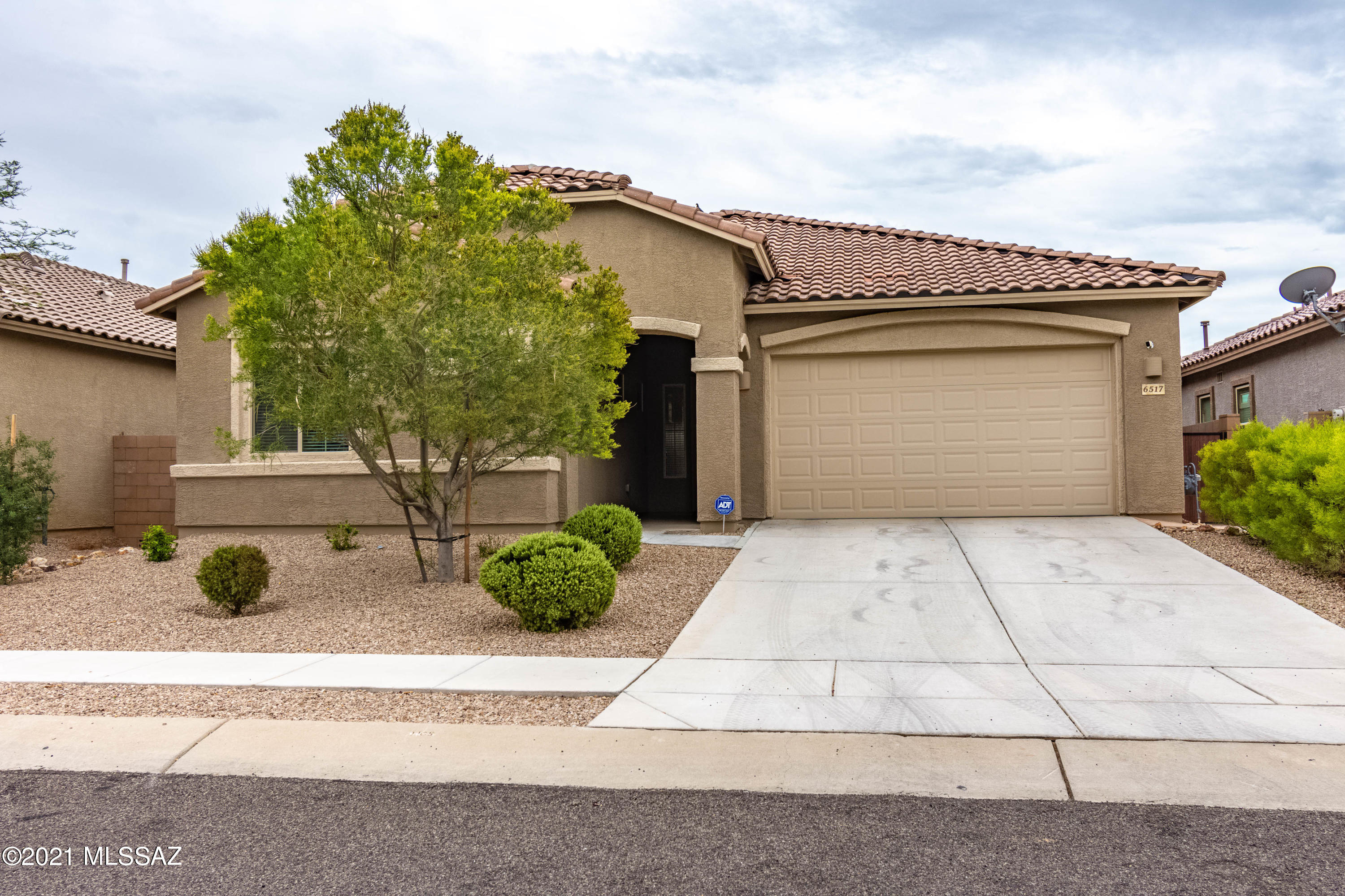 IMMACULATE Move in Ready Home in the popular Star Valley Subdivision MUST SEE Home built by LENNAR on LARGE Lot,  Enjoy the open floor plan with high ceilings throughout. As you pass the Den/Office you enter the Spacious Great room, Gaze at the eye catching 20x20 porcelain tile throughout the HUGE area Kitchen facing the Family Room and Dining Room. Enjoy privacy in your split bedroom plan, Master Bedroom suite with his/her vanity, a large shower, his & her walk-in closets. All Bedrooms are carpeted. All window coverings convey. Enjoy low to $0 electricity bills with your  Owner Owned Solar Panels and clean H2O Full House water filtration system. So much more to see than we can list.