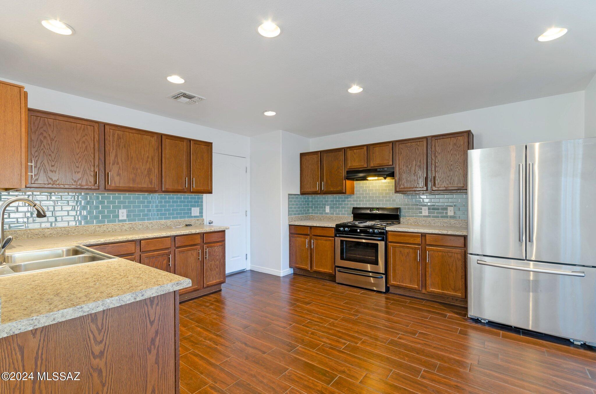 Mariposa Trail - Residential Lease