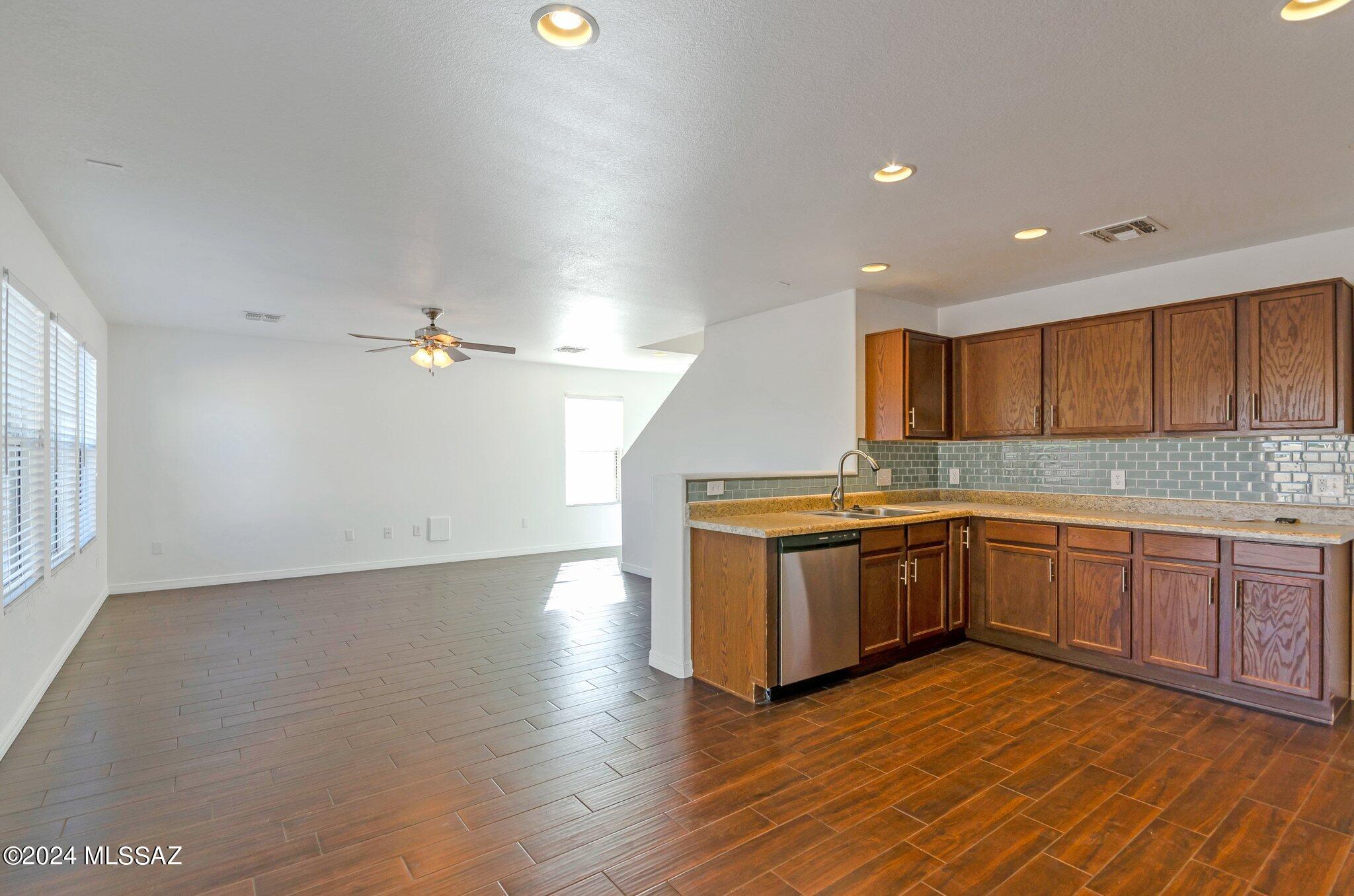 Mariposa Trail - Residential Lease