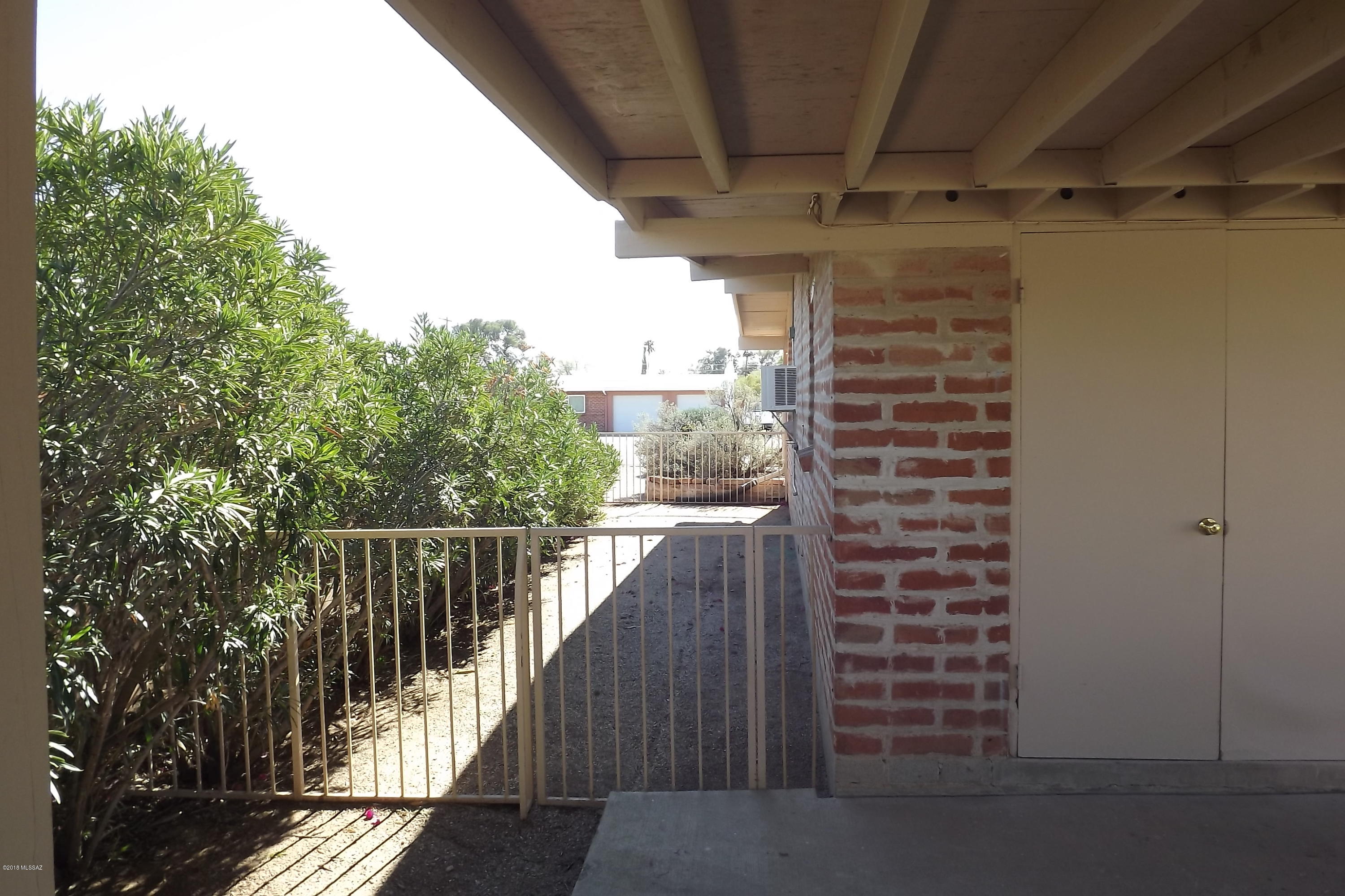 Crest View - Residential