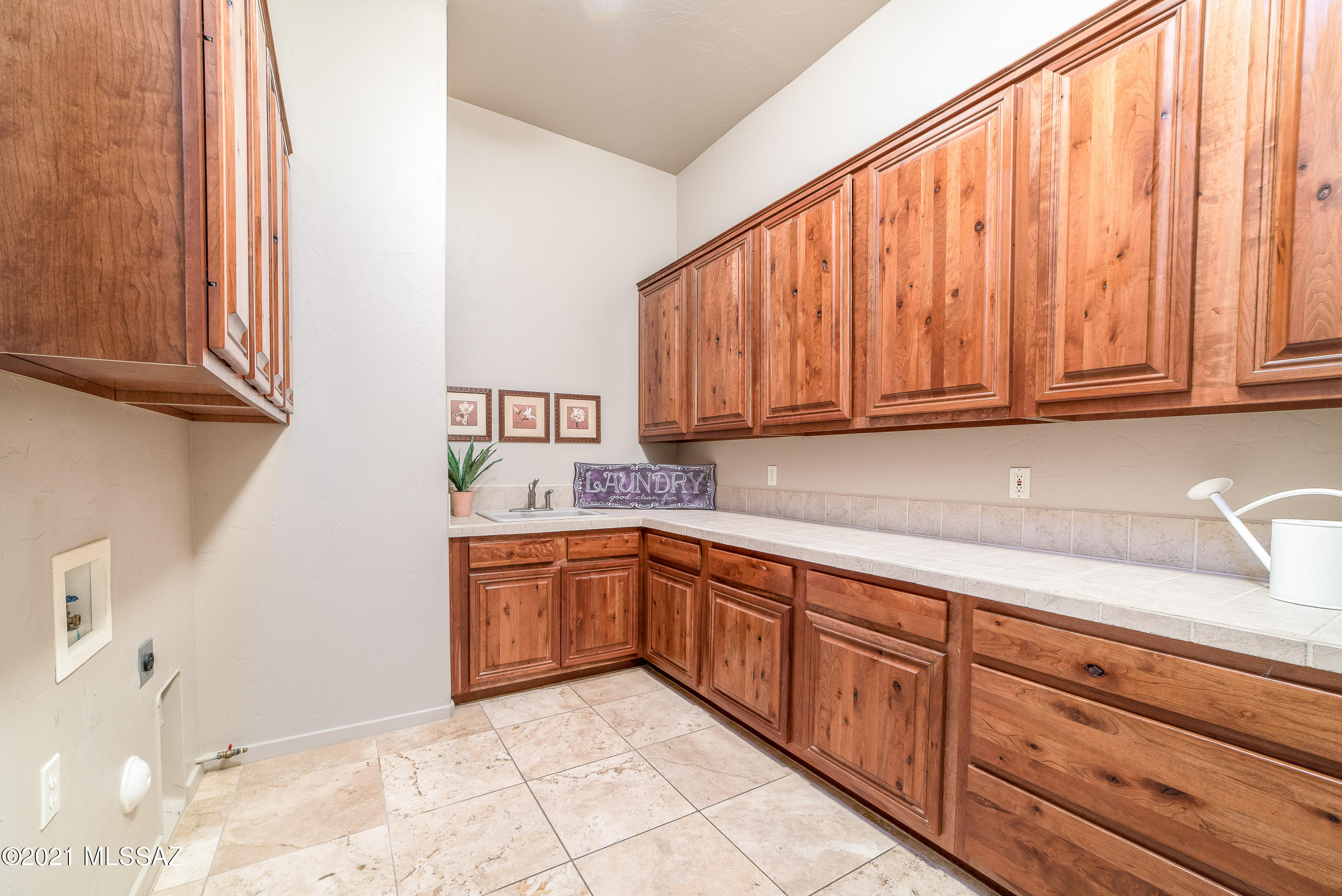 Honey Bee Canyon Estates - Residential