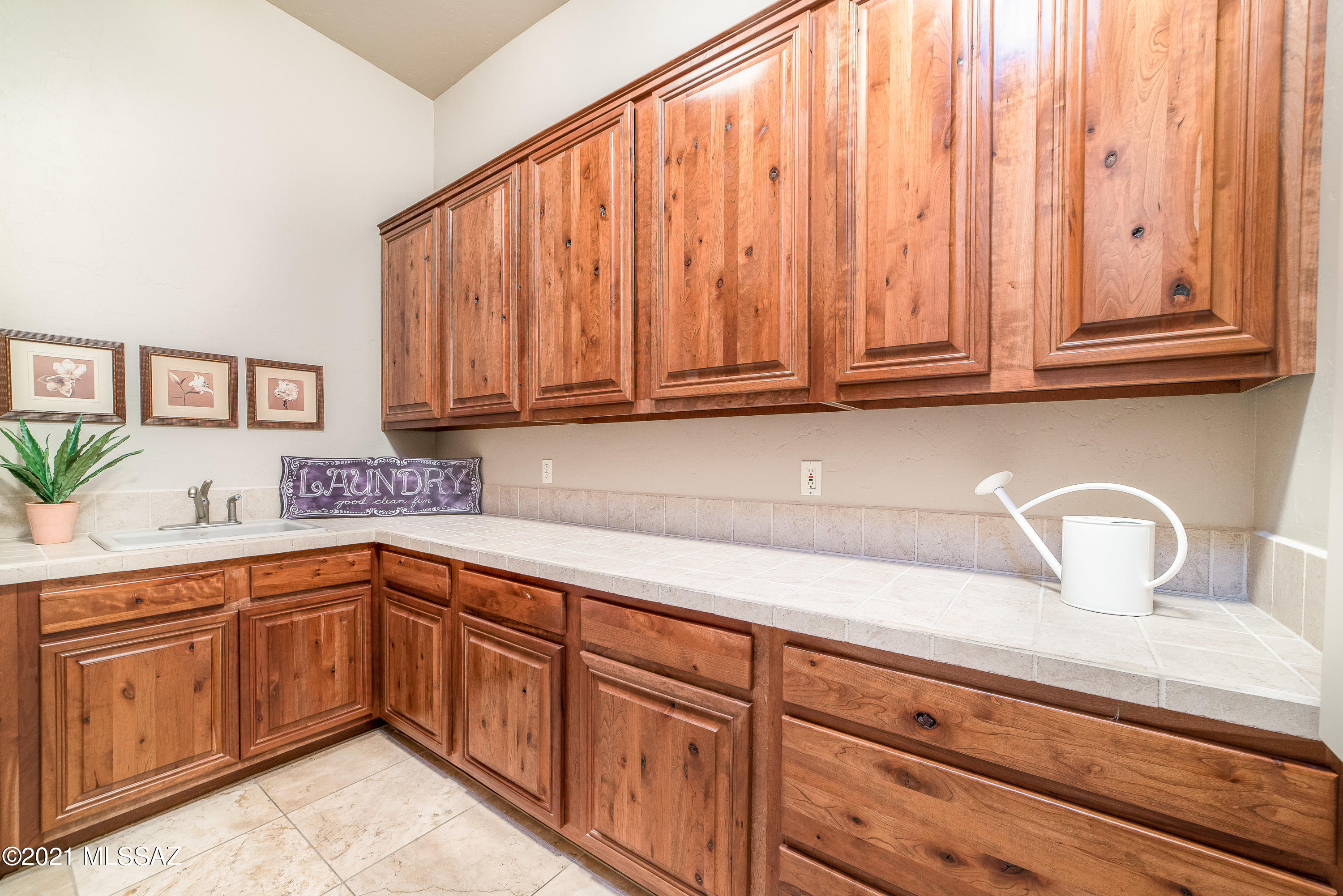 Honey Bee Canyon Estates - Residential