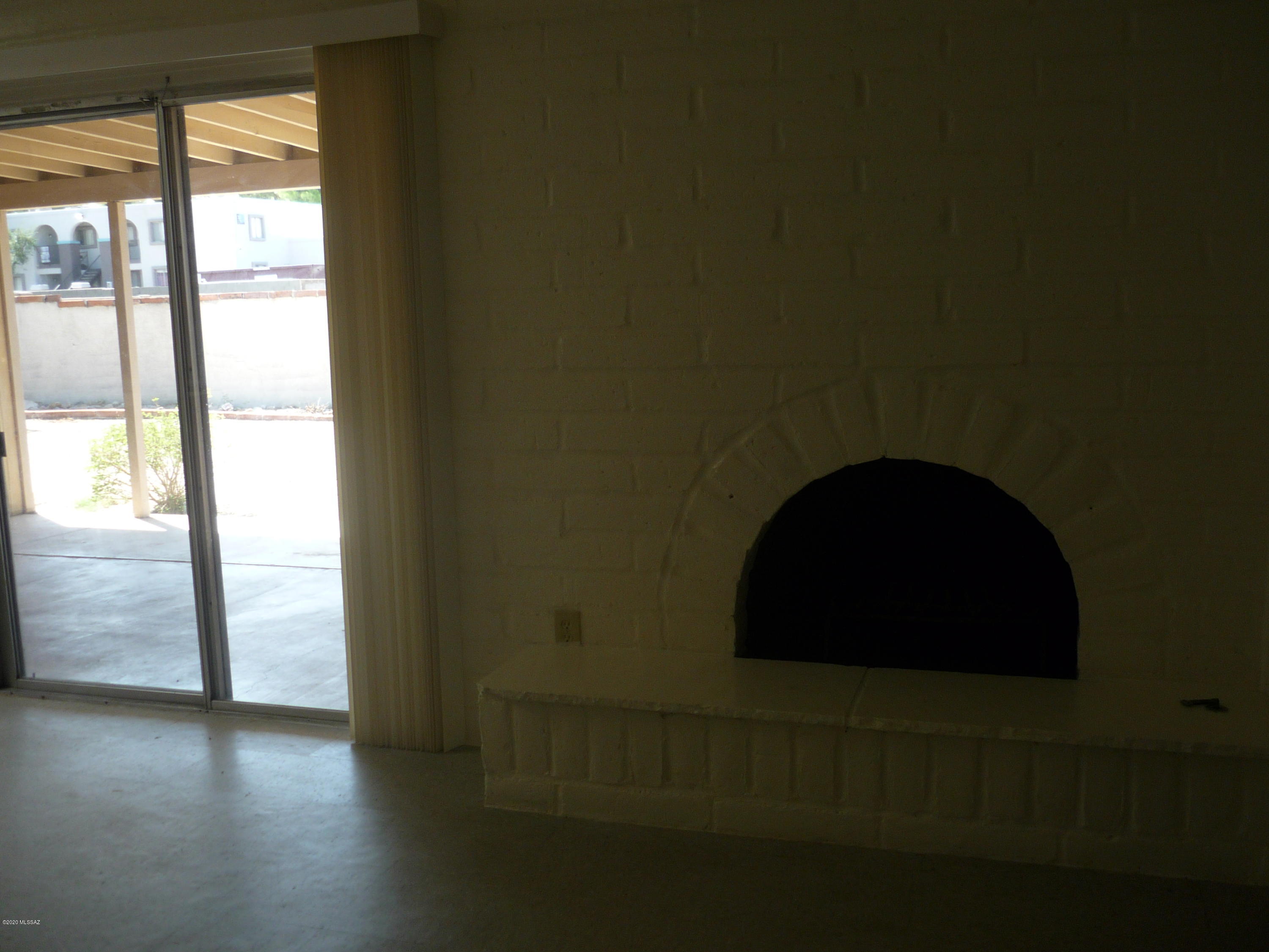 Casa Loma Estates - Residential Lease