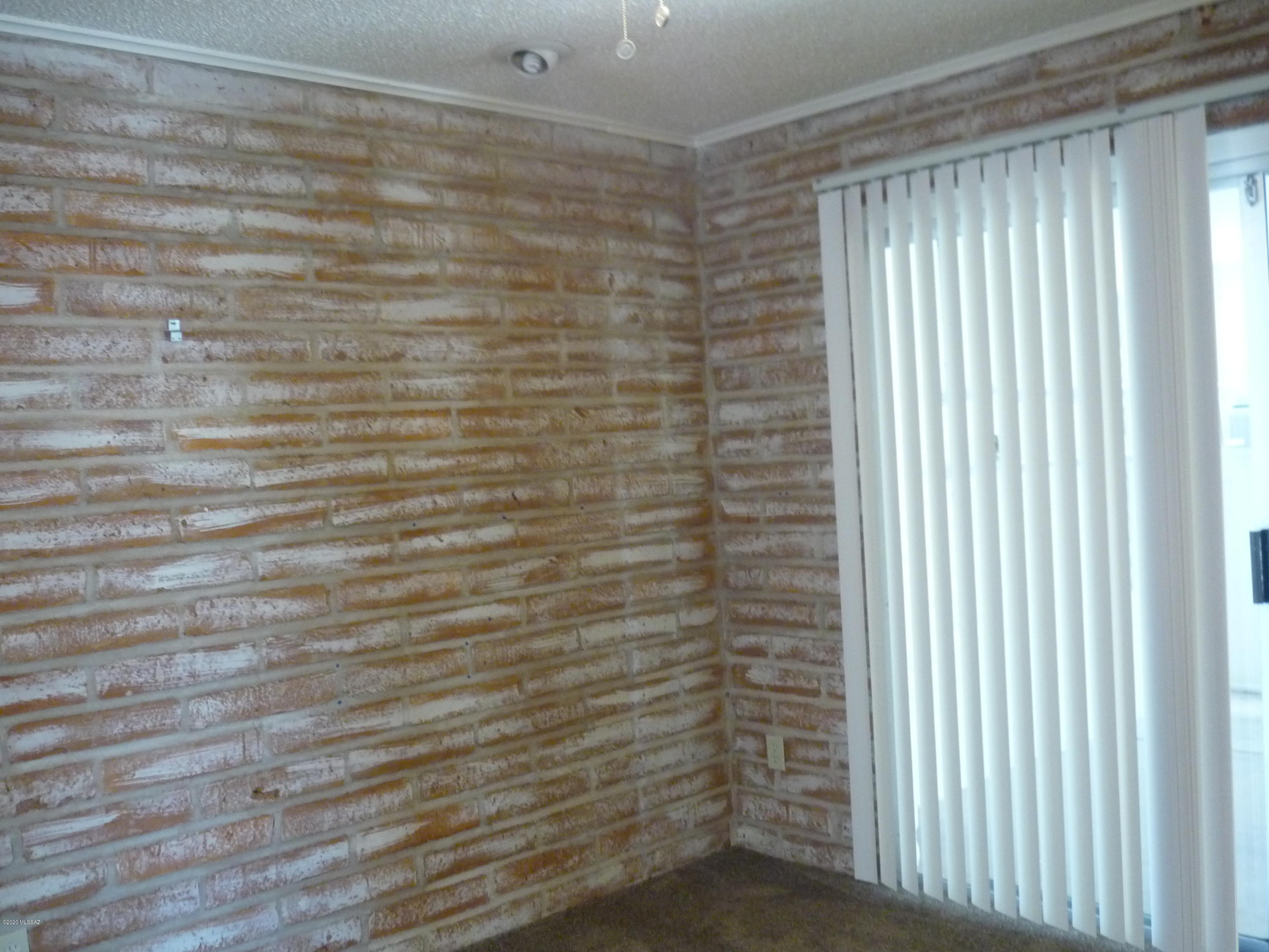 Casa Loma Estates - Residential Lease