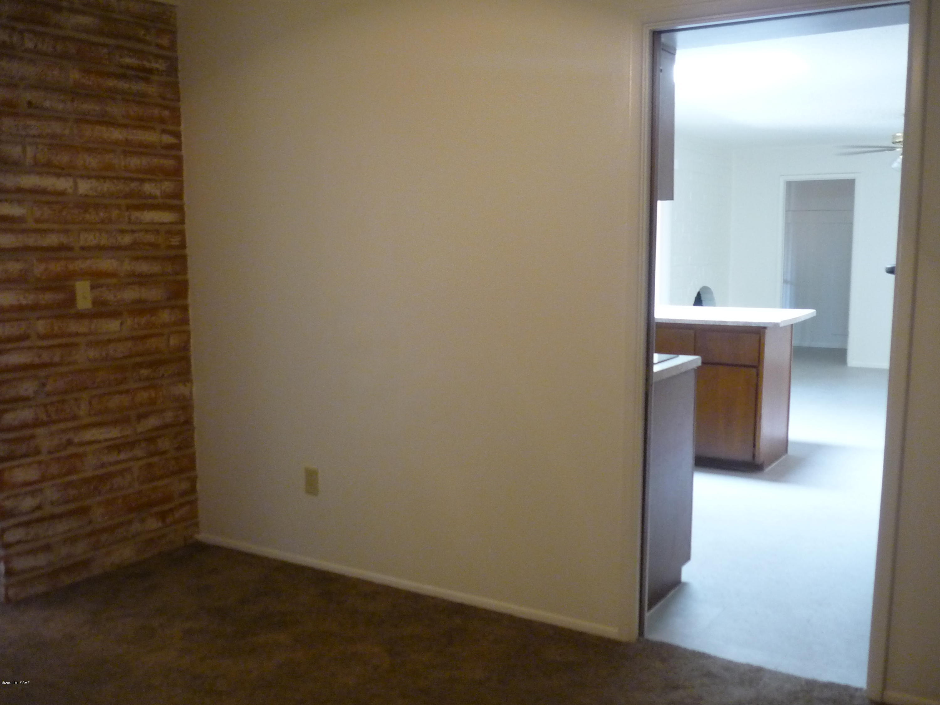 Casa Loma Estates - Residential Lease
