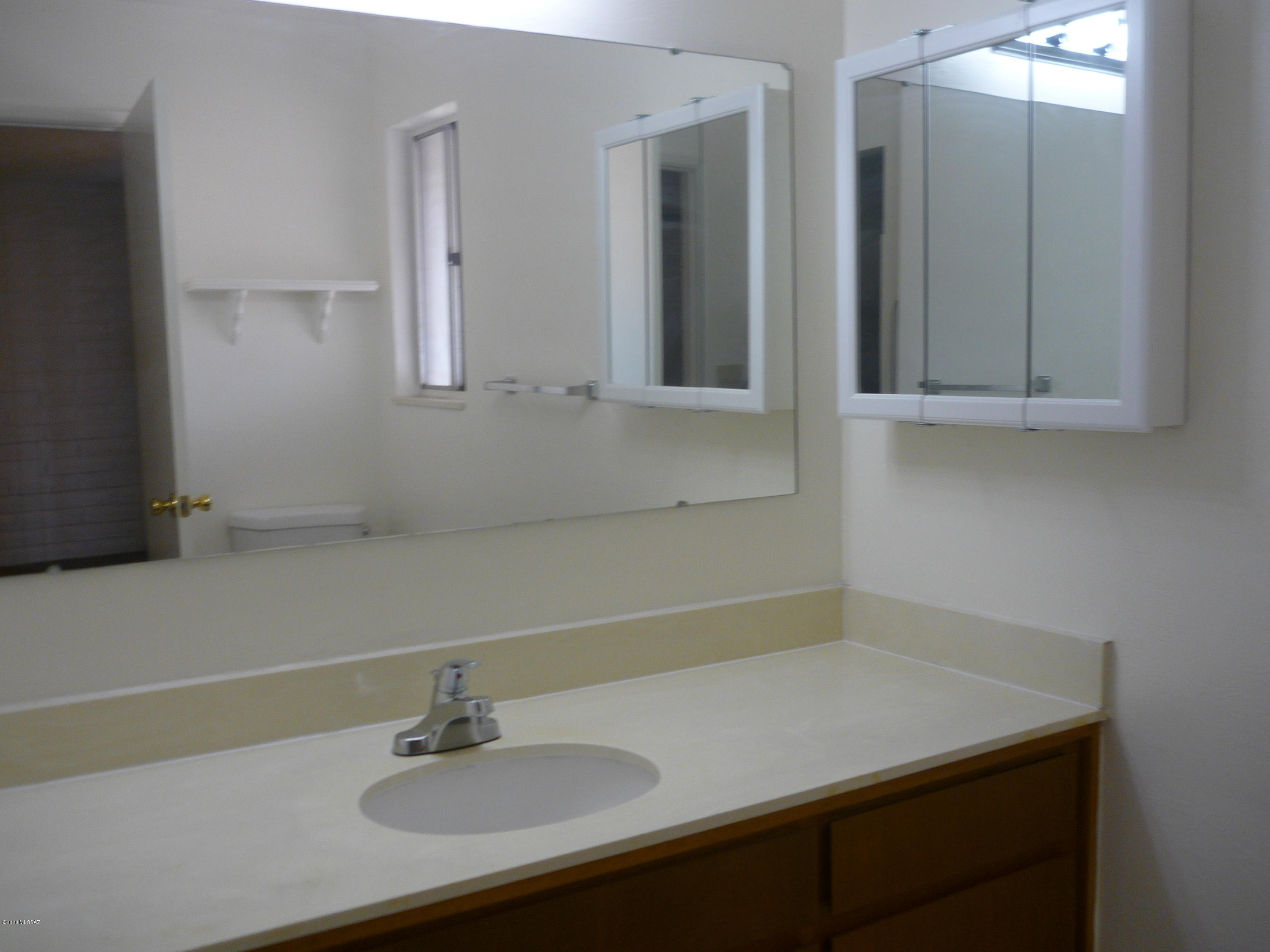 Casa Loma Estates - Residential Lease