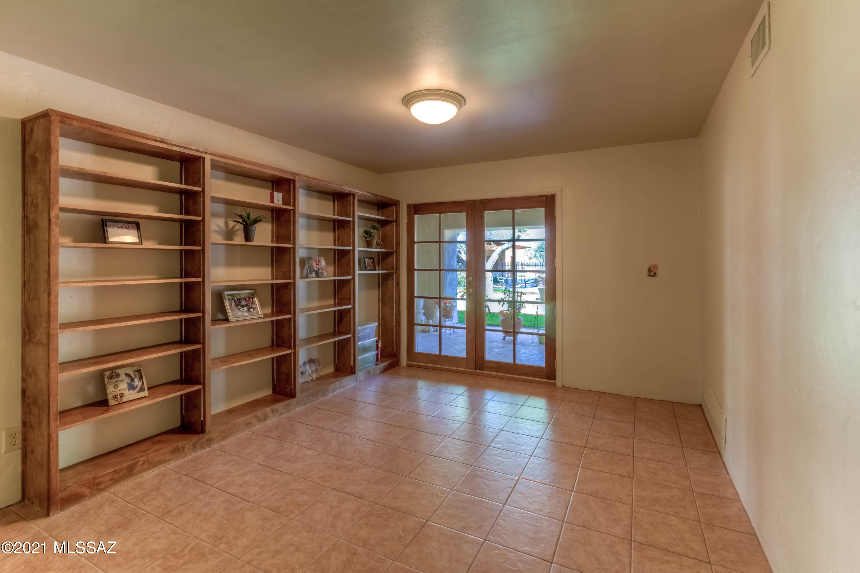 Tanque Verde Estates (1-71) - Residential